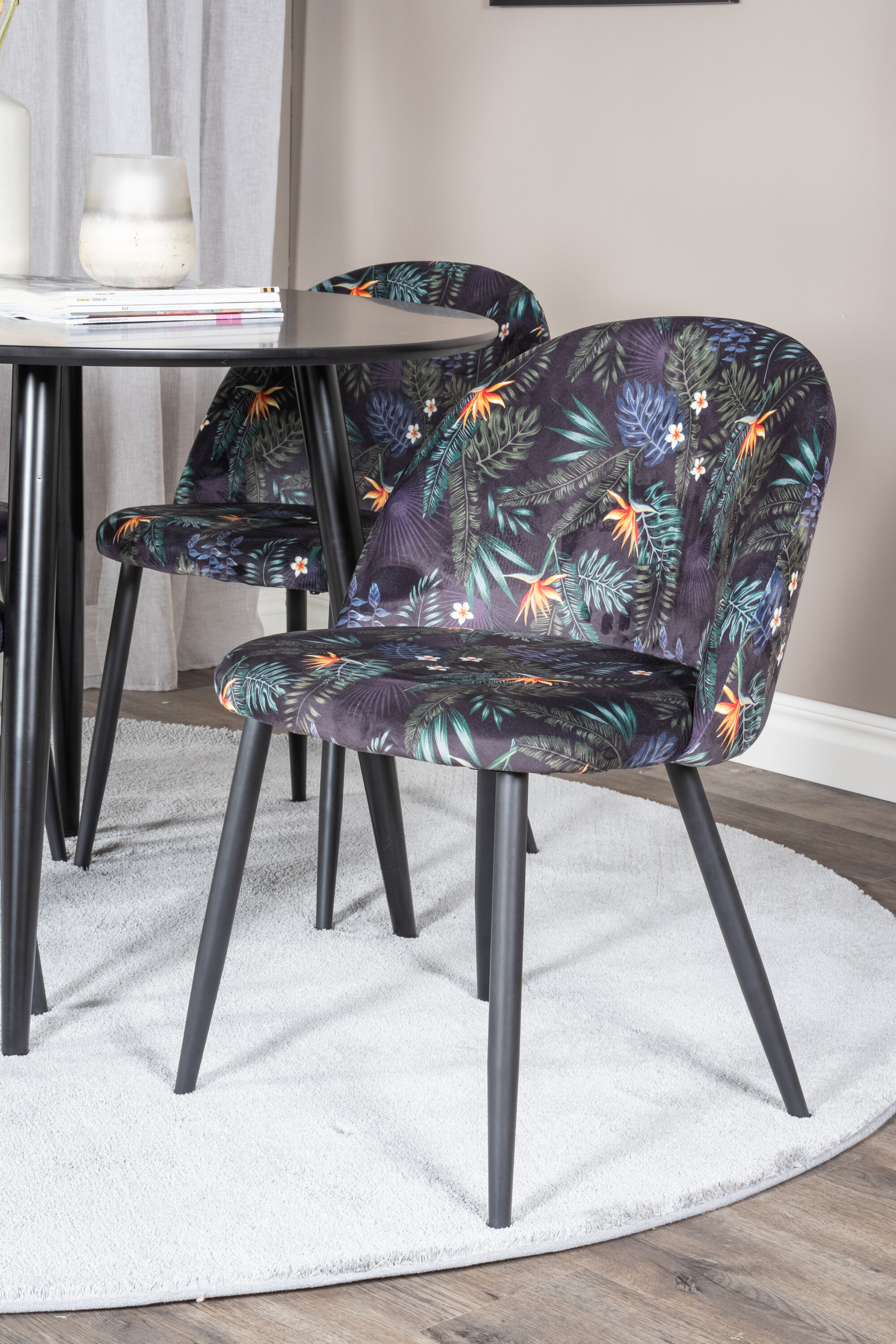 deLOHN Velvet, Plaza Kör alakú étkezőgarnitúra