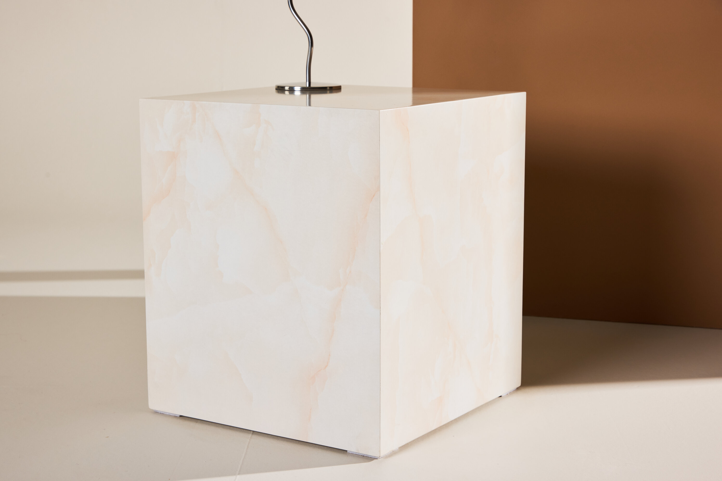 deLOHN York Dohányzóasztal