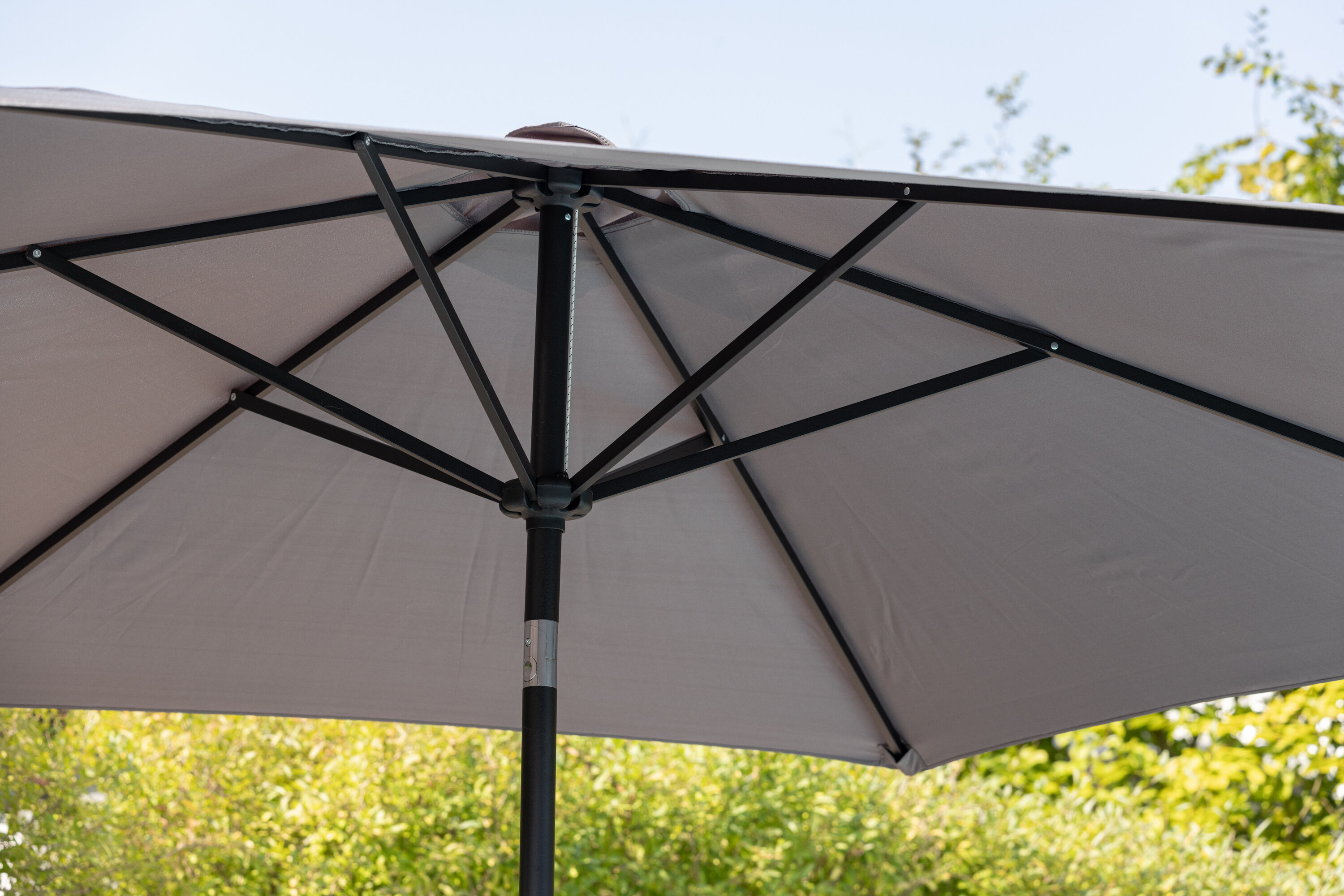 deLOHN Leeds Napernyő