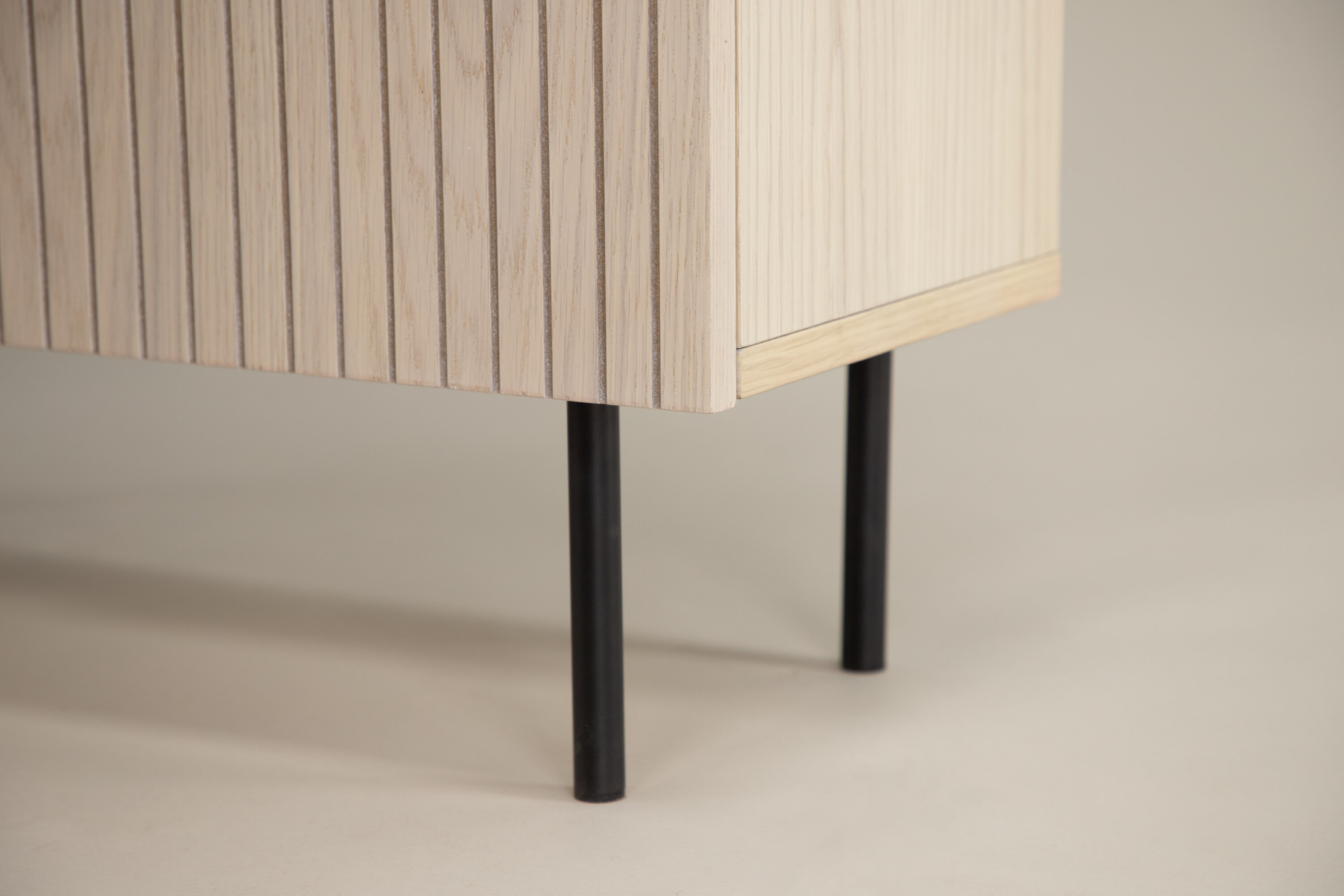 deLOHN Björkön Tárolószekrény