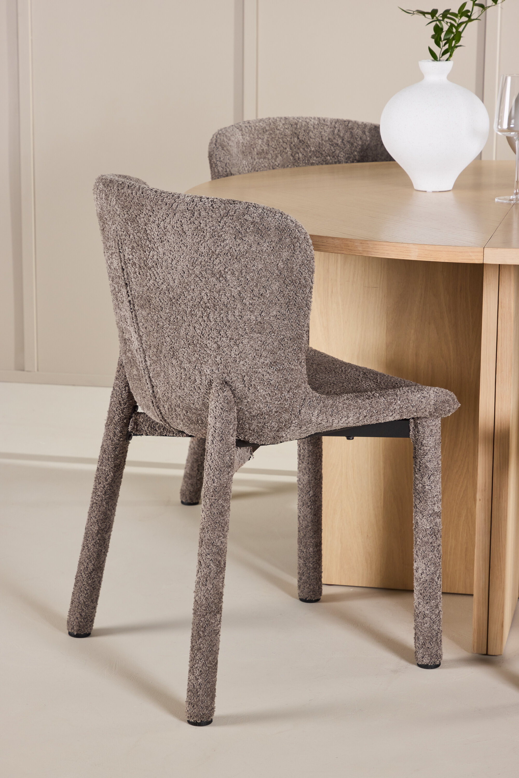 deLOHN Strada, Astoria Ovális étkezőgarnitúra deLOHN Strada, Astoria Ovális étkezőgarnitúra