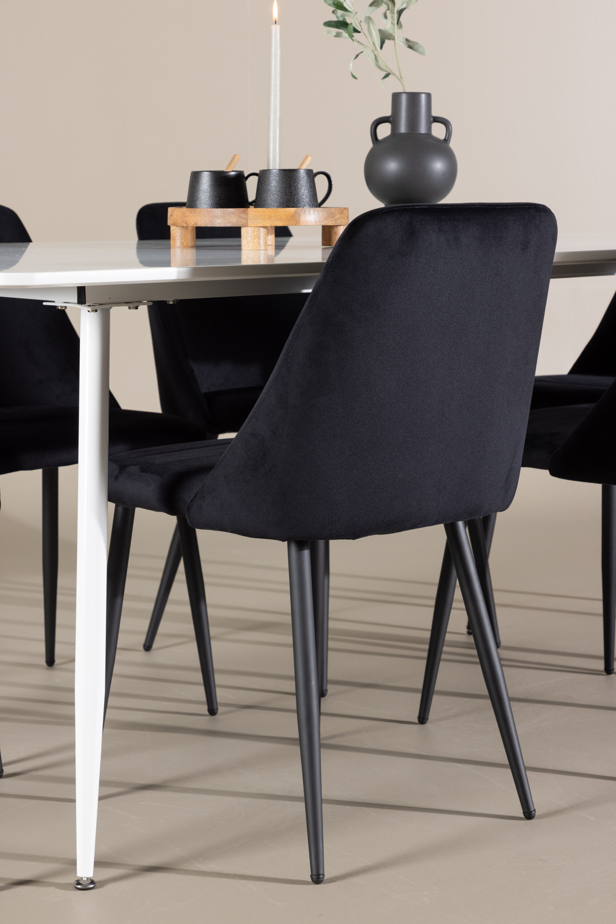 deLOHN Silar, Night Téglalap alakú étkezőgarnitúra deLOHN Silar, Night Téglalap alakú étkezőgarnitúra