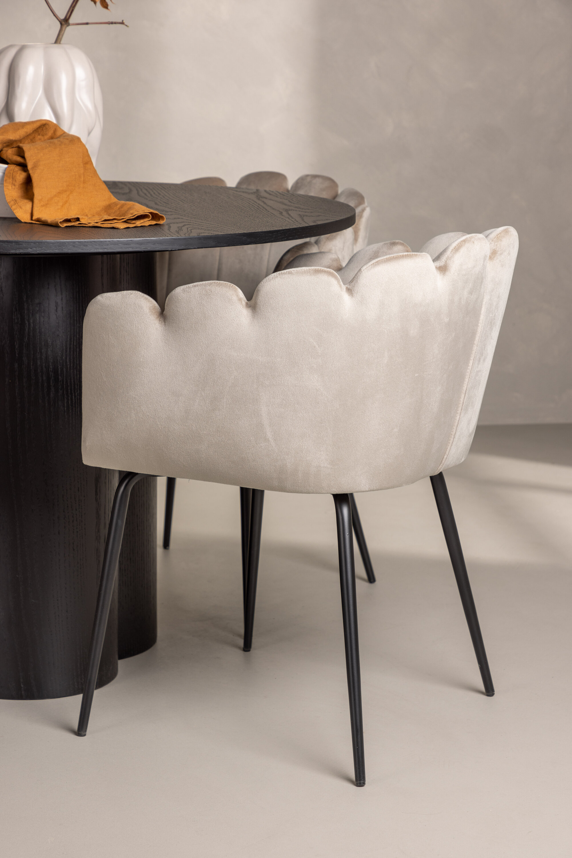 deLOHN Olivia, Limhamn Kör alakú étkezőgarnitúra