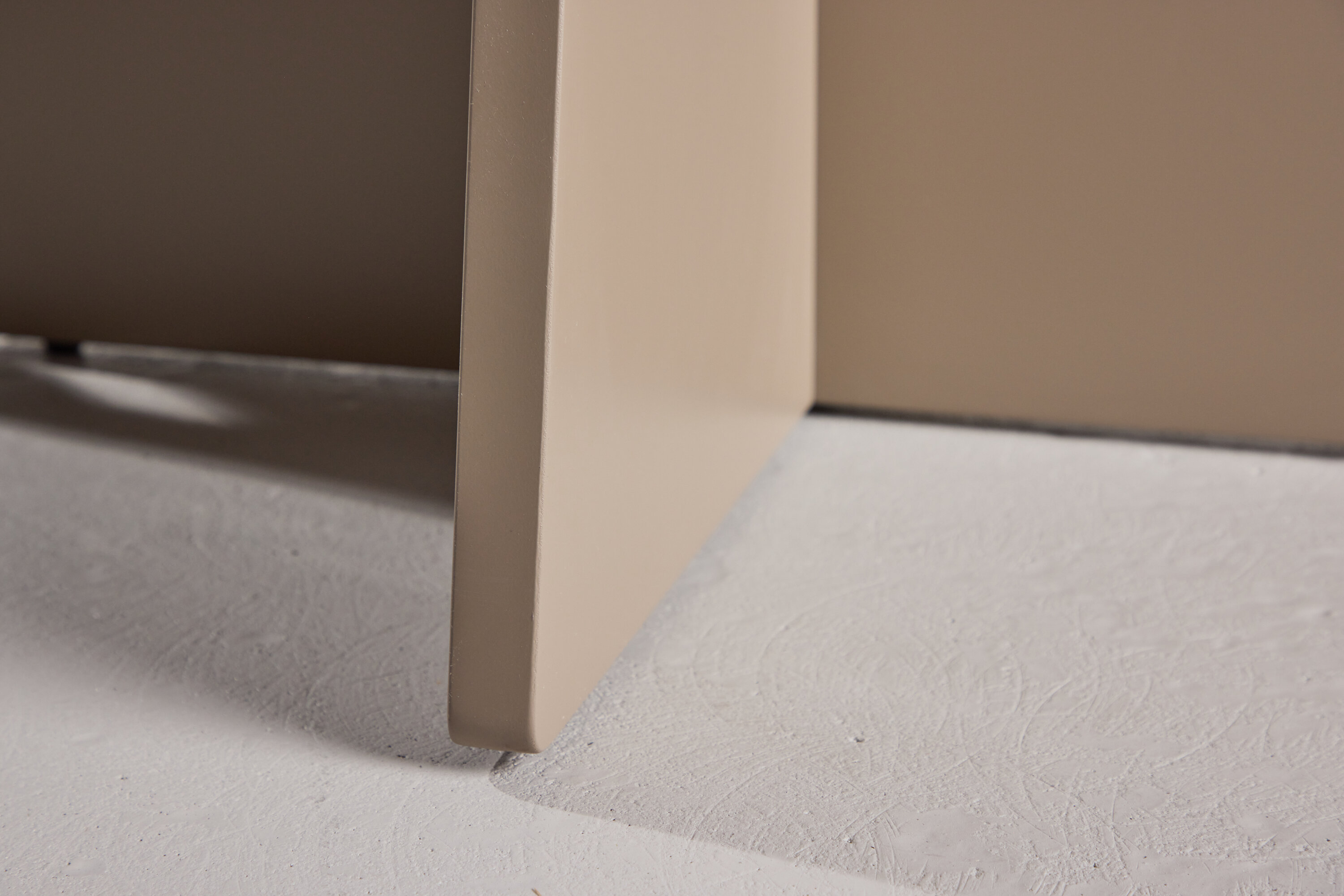 deLOHN Bootcut Kerek étkezőasztal