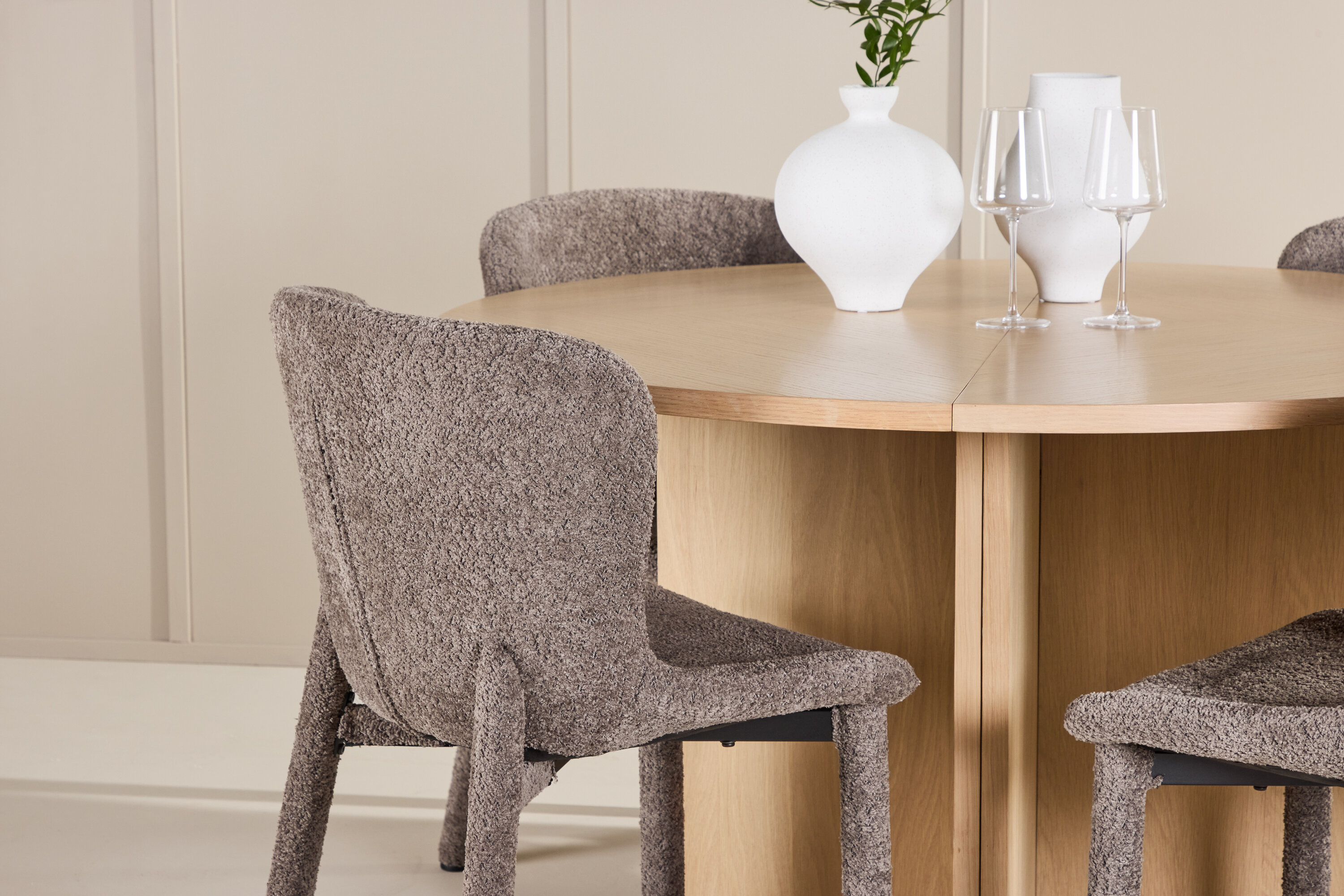 deLOHN Strada, Astoria Ovális étkezőgarnitúra deLOHN Strada, Astoria Ovális étkezőgarnitúra