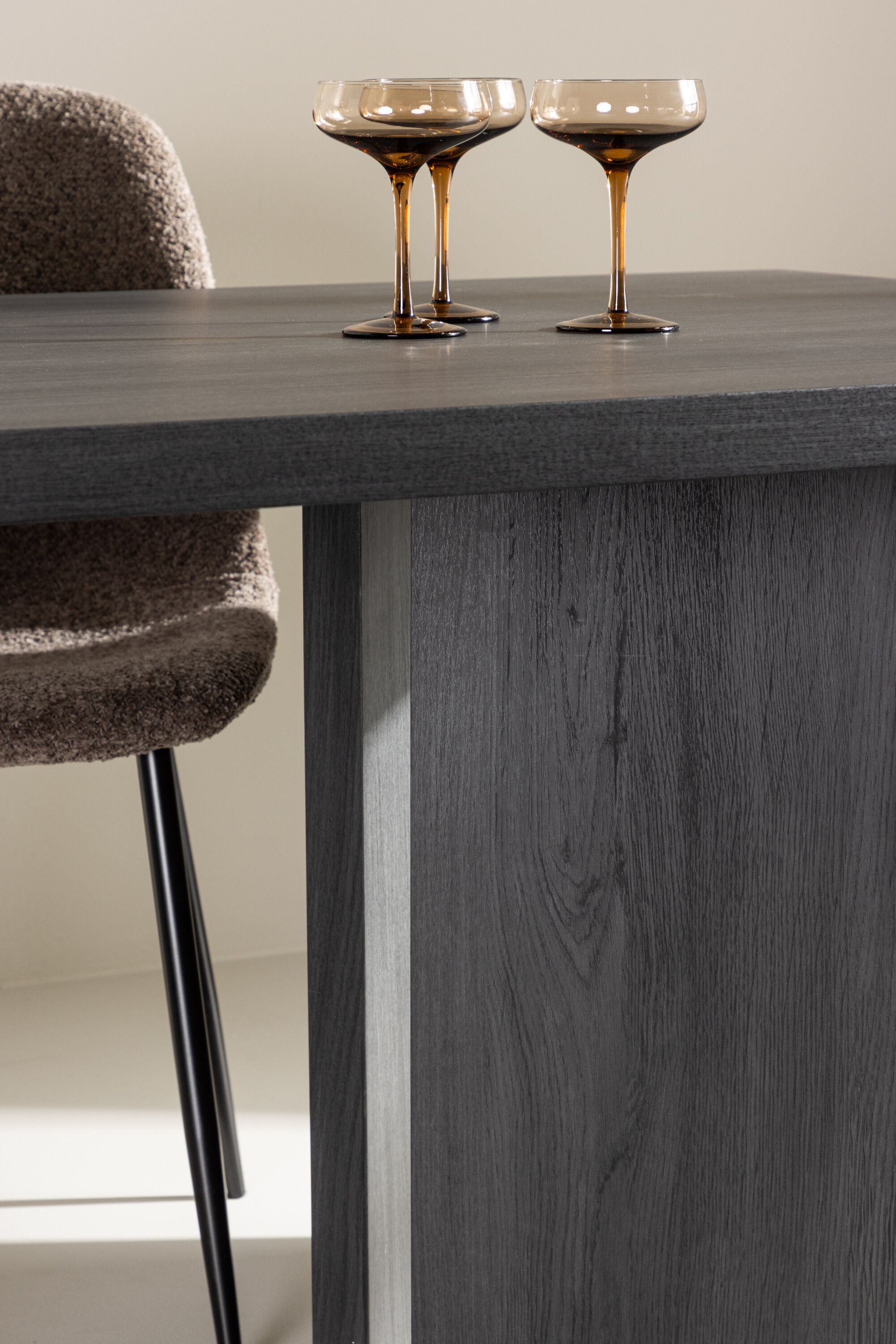 deLOHN Bassholmen Téglalap alakú étkezőasztal deLOHN Bassholmen Téglalap alakú étkezőasztal