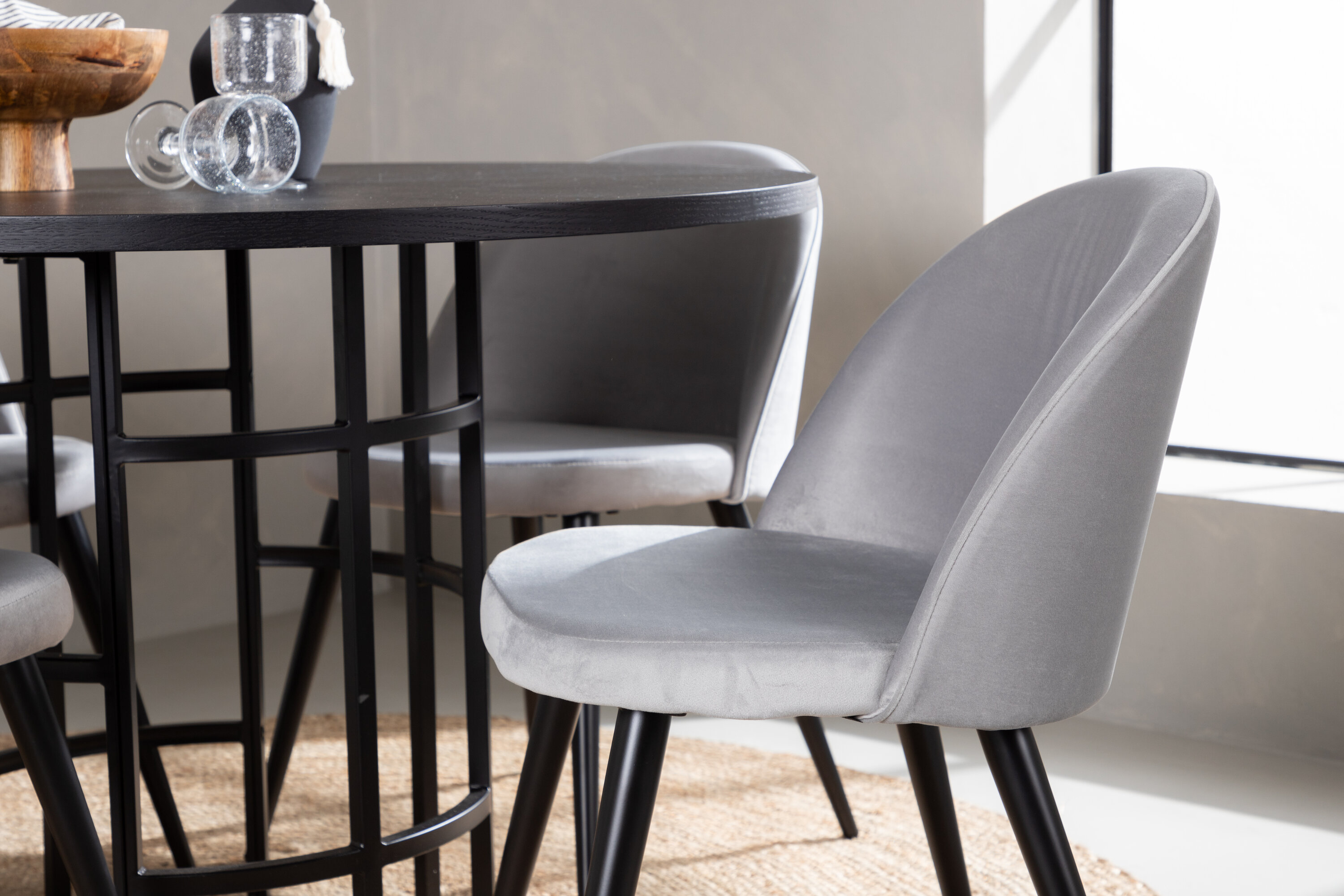 deLOHN Copenhagen, Velvet Kör alakú étkezőgarnitúra