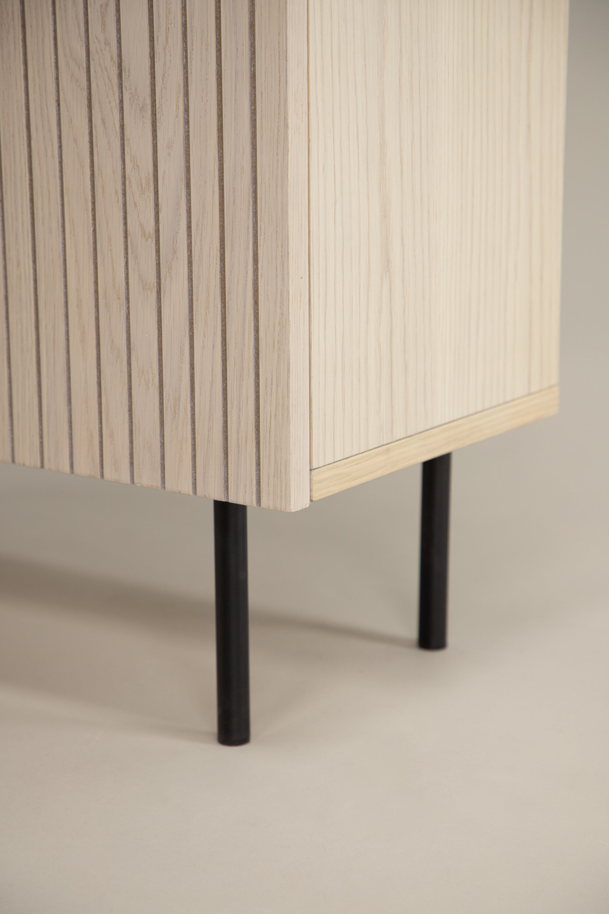 deLOHN Björkön Tárolószekrény