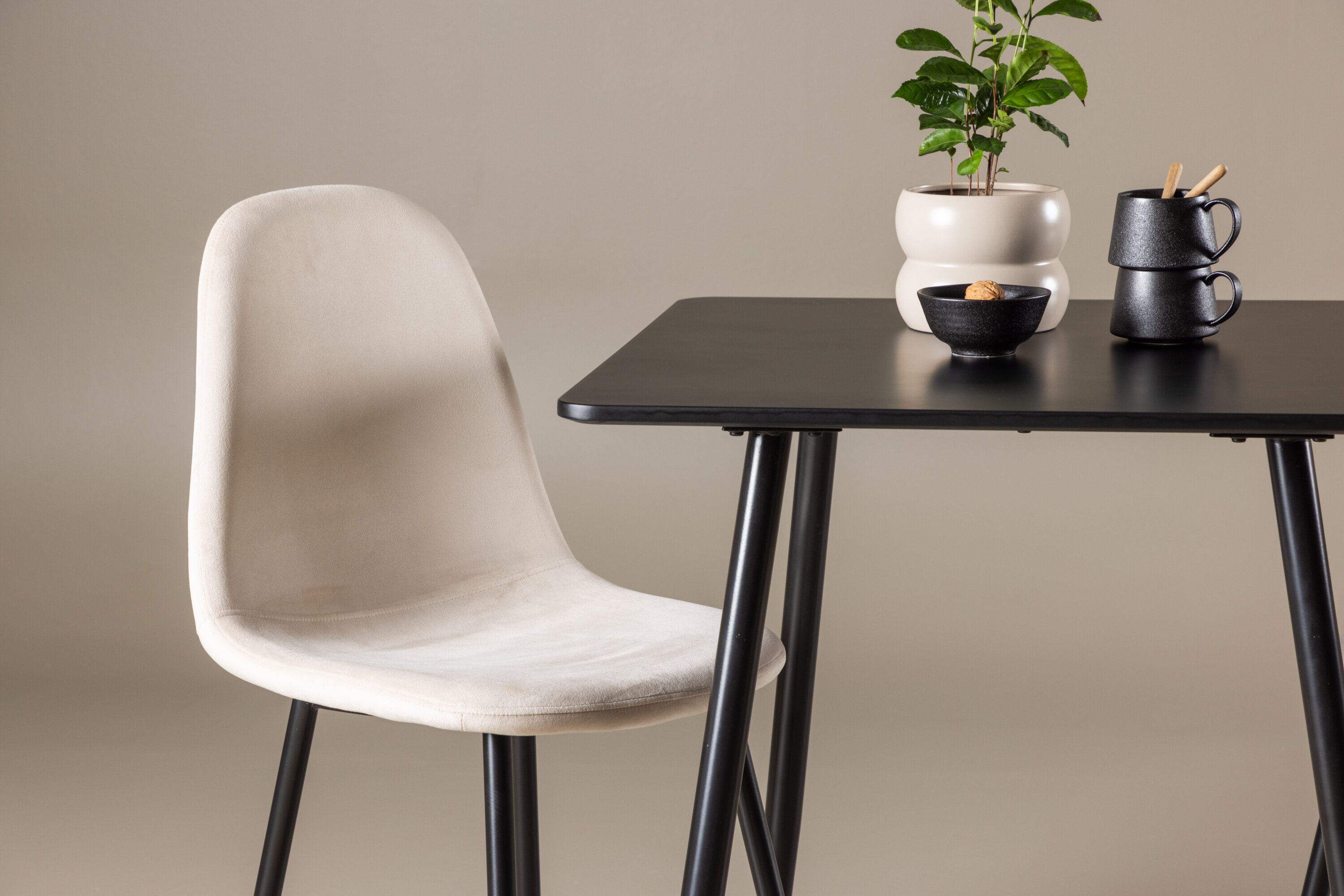 deLOHN Polar, Polar Téglalap alakú étkezőgarnitúra deLOHN Polar, Polar Téglalap alakú étkezőgarnitúra