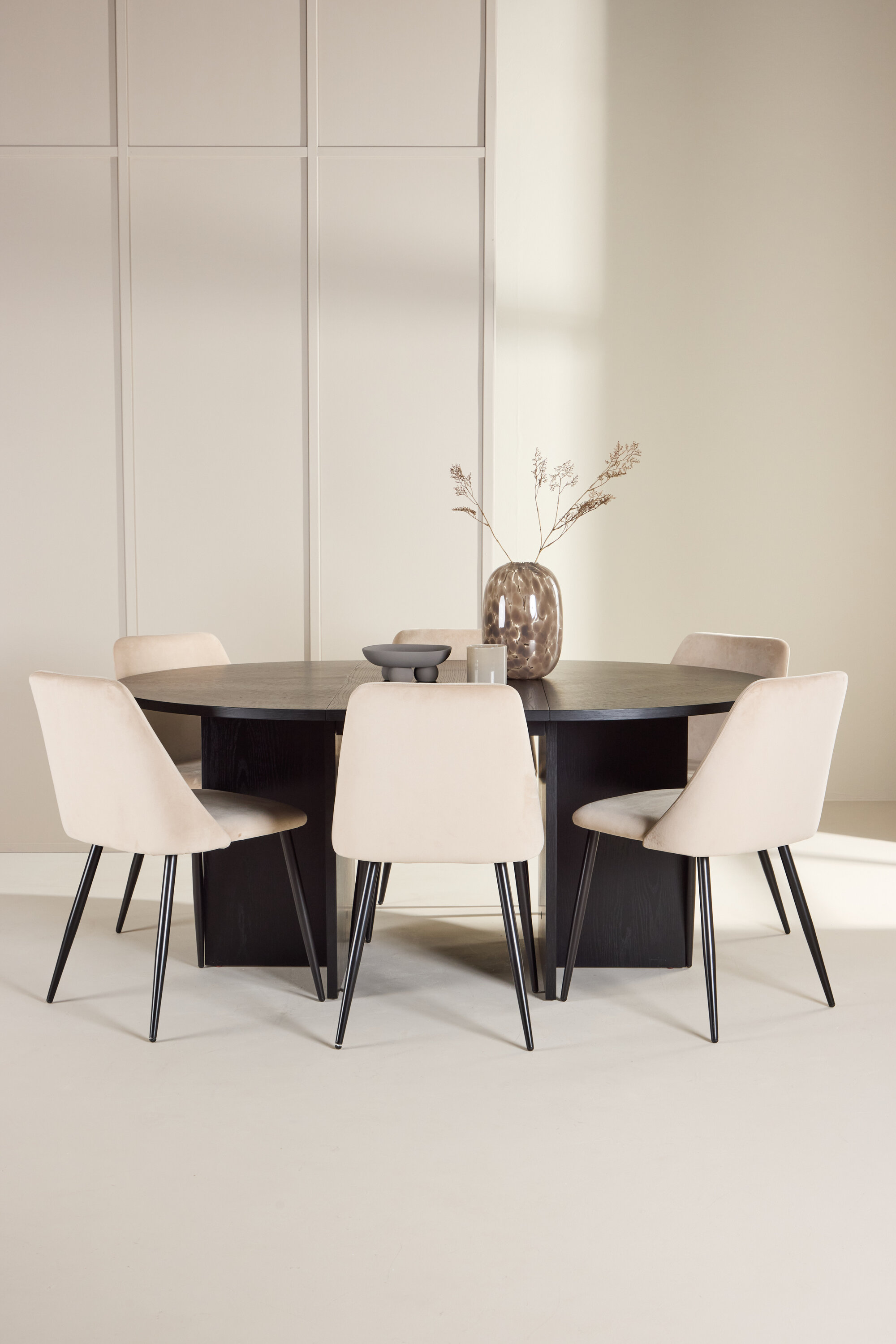 deLOHN Strada, Night Ovális étkezőgarnitúra