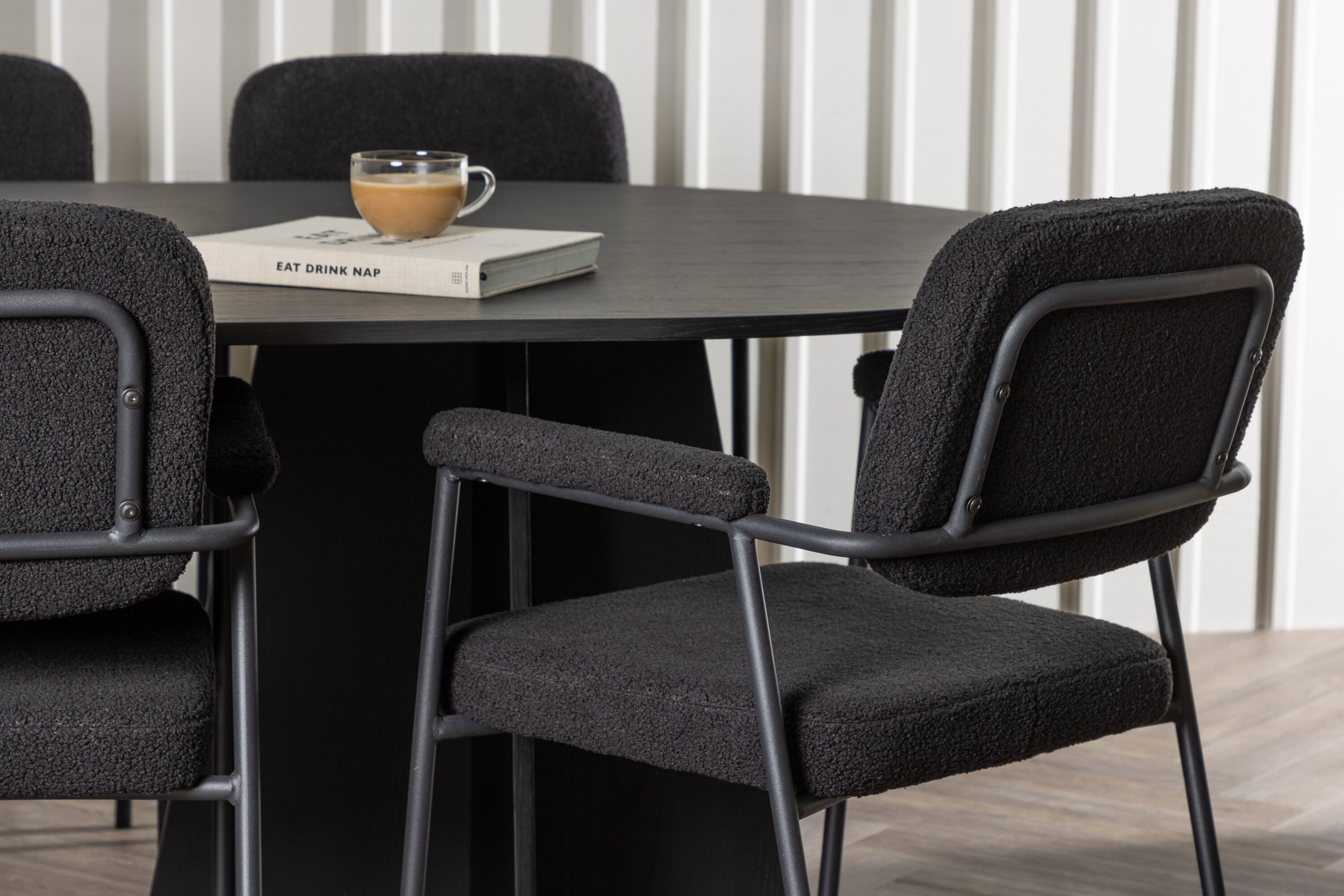 deLOHN Yesterday Ovális étkezőgarnitúra