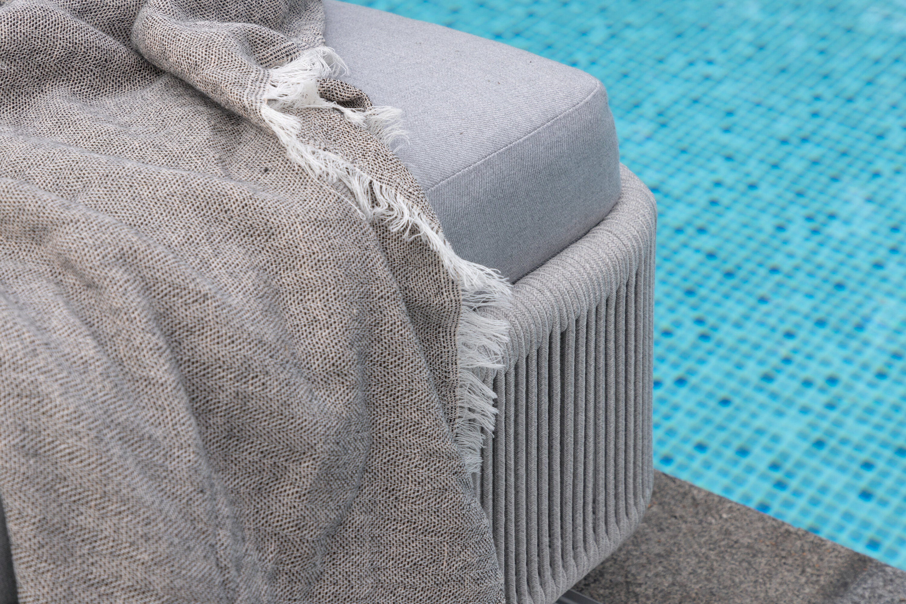 deLOHN Virya Napozóágy