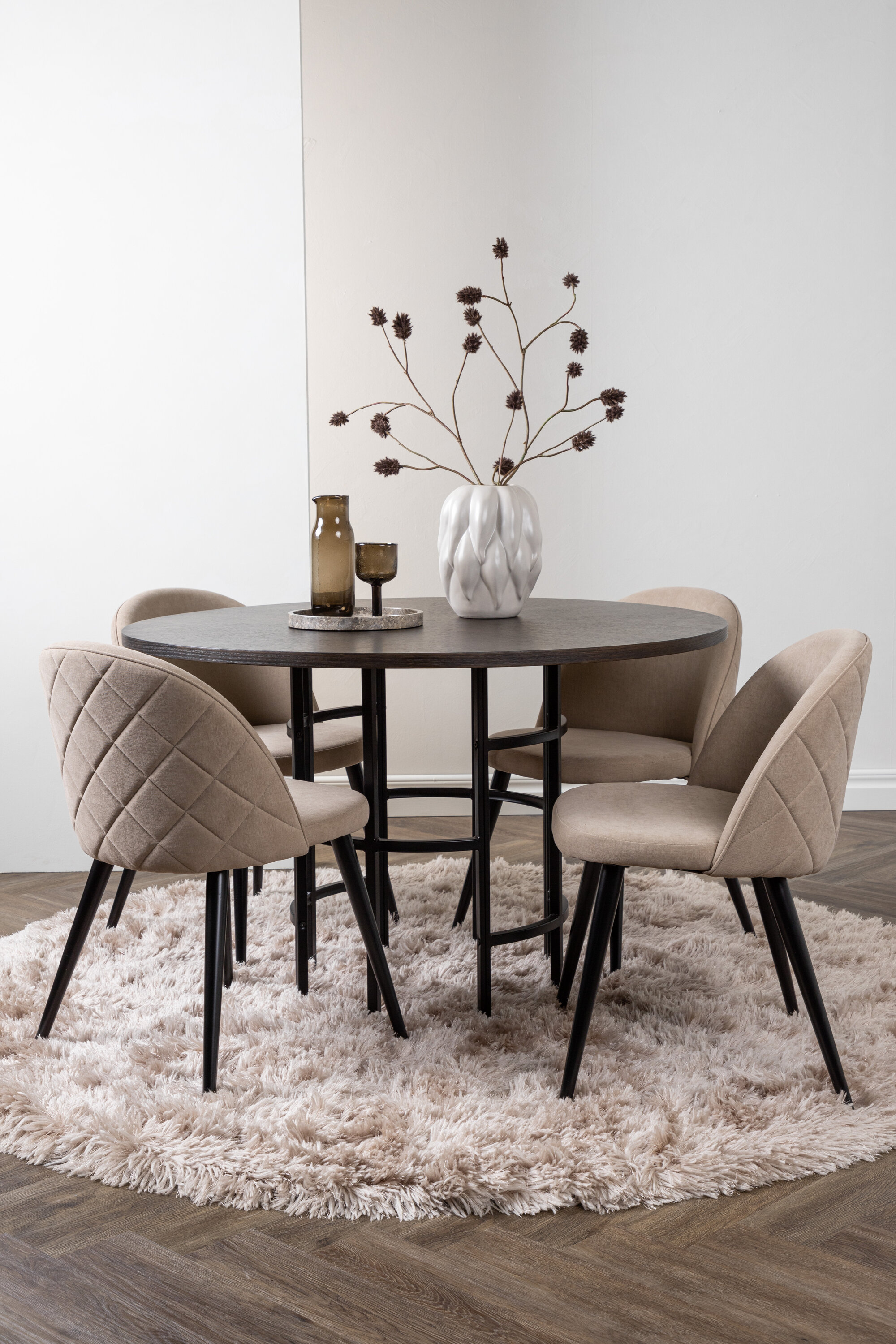 deLOHN Copenhagen, Velvet Kör alakú étkezőgarnitúra deLOHN Copenhagen, Velvet Kör alakú étkezőgarnitúra