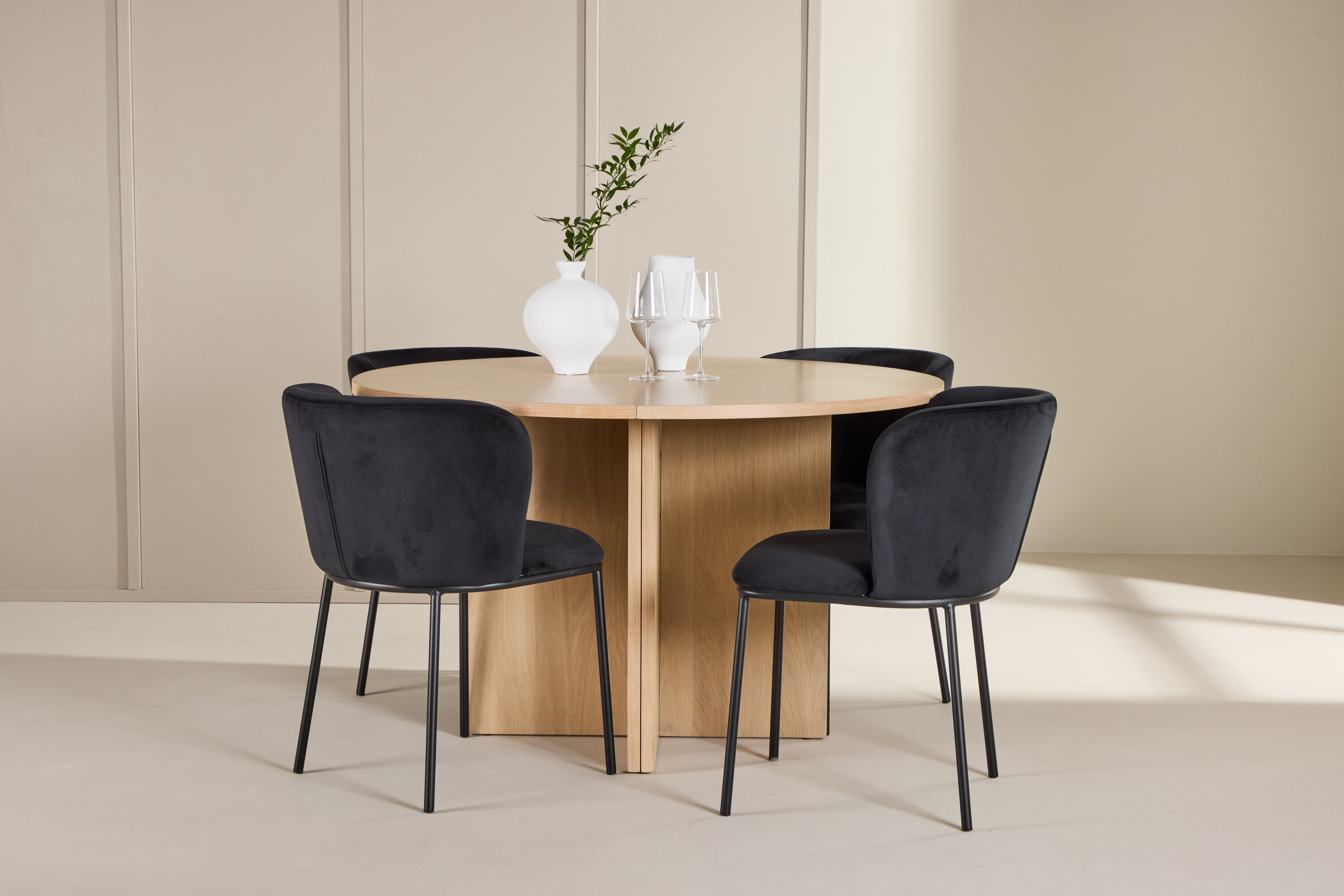 deLOHN Strada, Edina Ovális étkezőgarnitúra deLOHN Strada, Edina Ovális étkezőgarnitúra