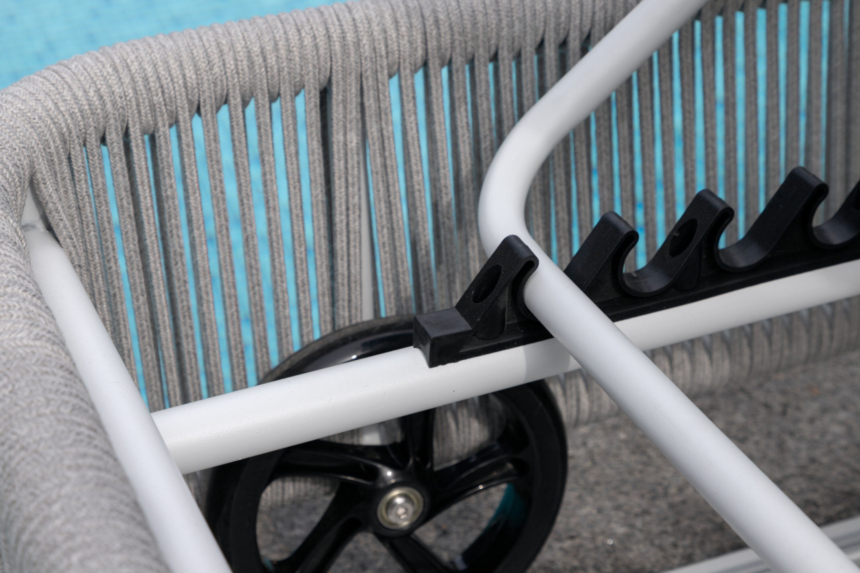 deLOHN Virya Napozóágy