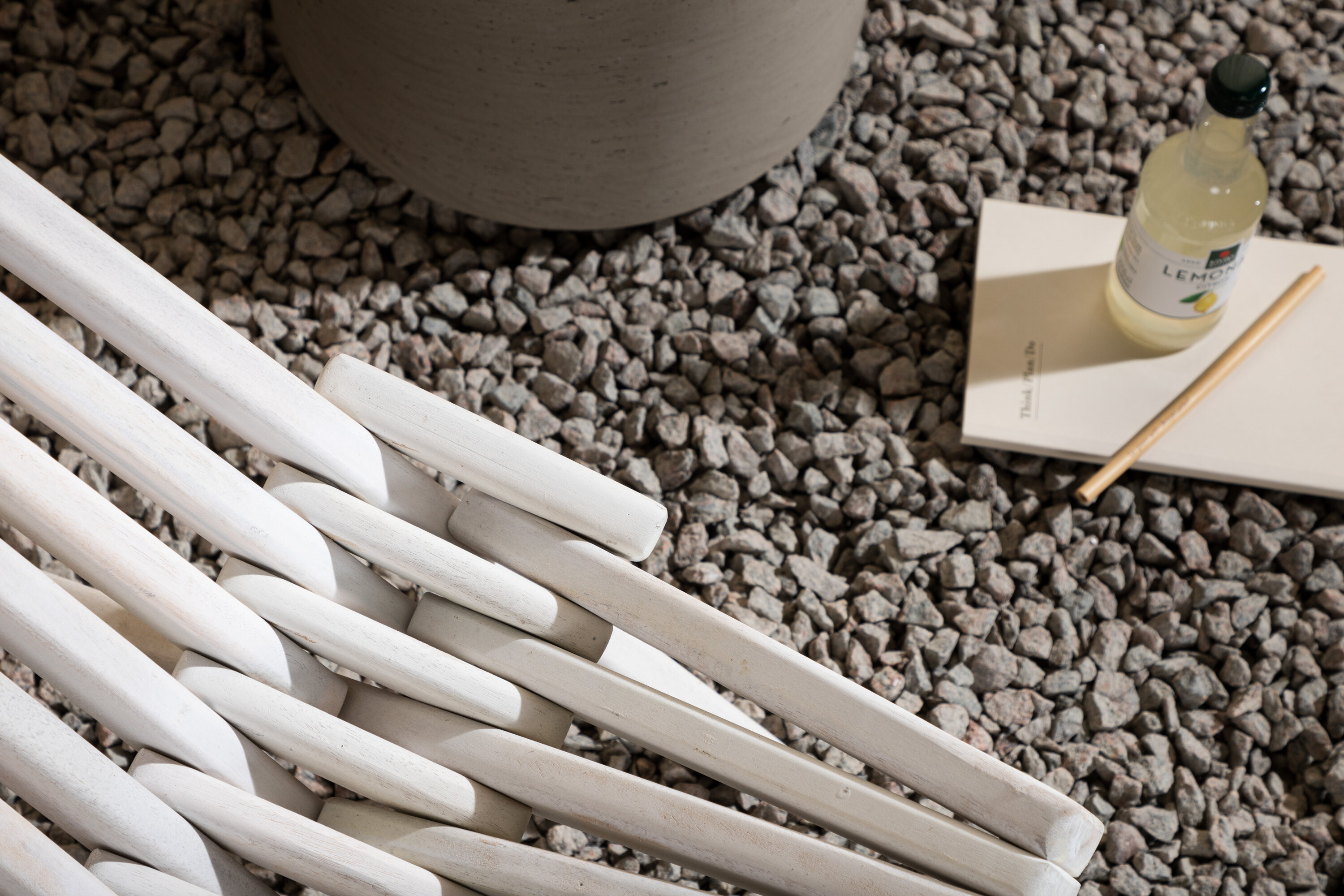 deLOHN Asta Nyugágy szék