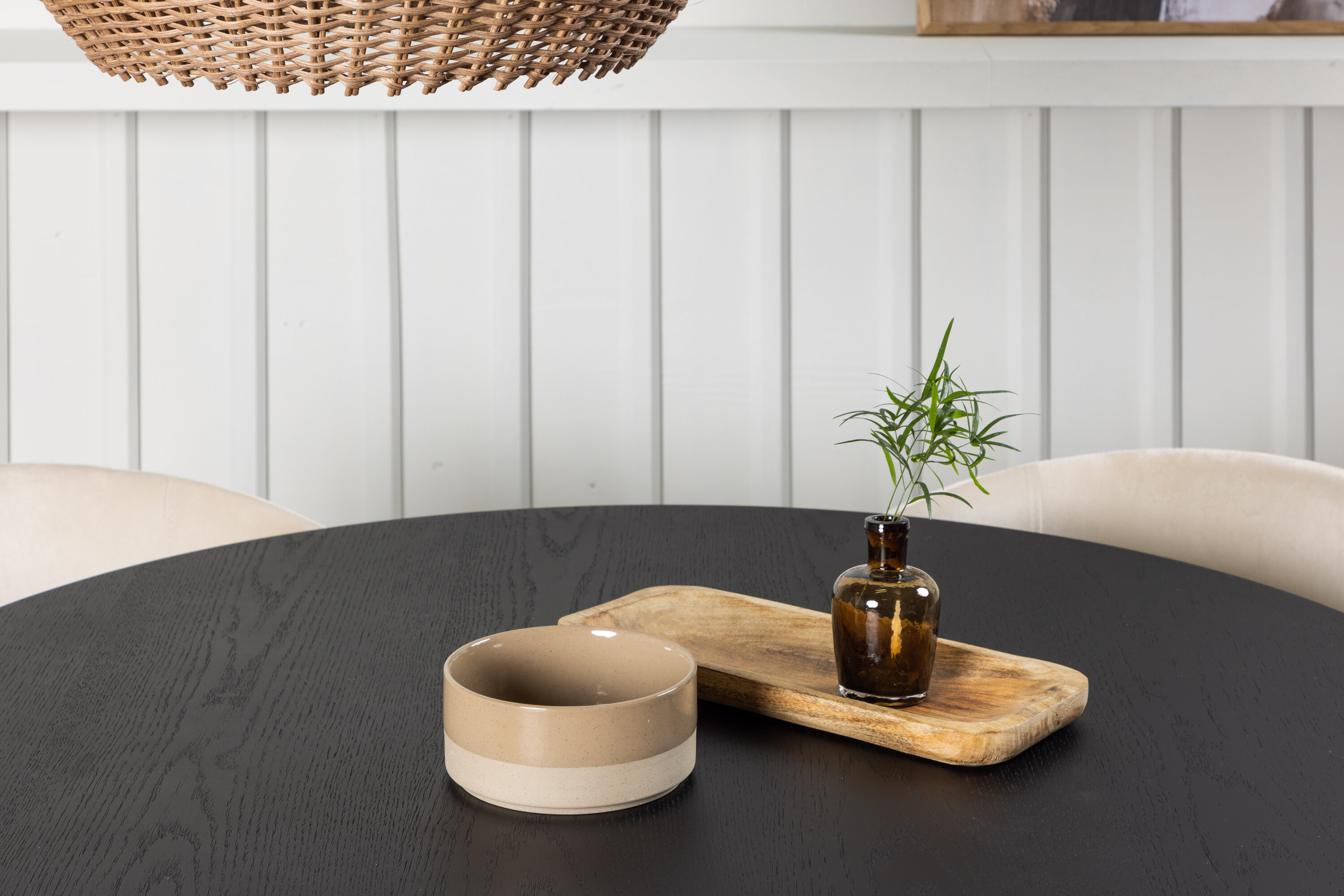 deLOHN Bootcut Round, Berit Kör alakú étkezőgarnitúra