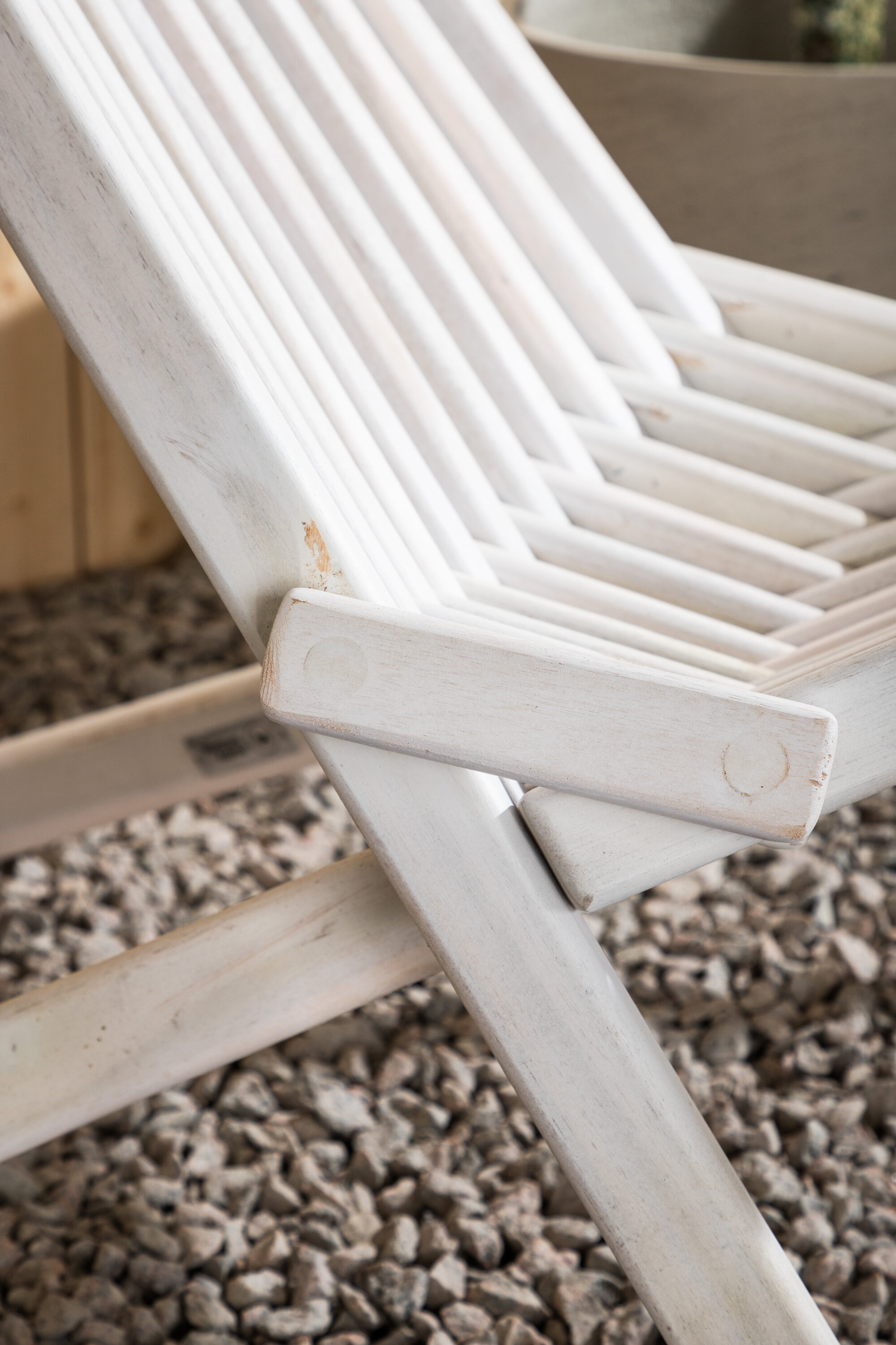 deLOHN Asta Nyugágy szék