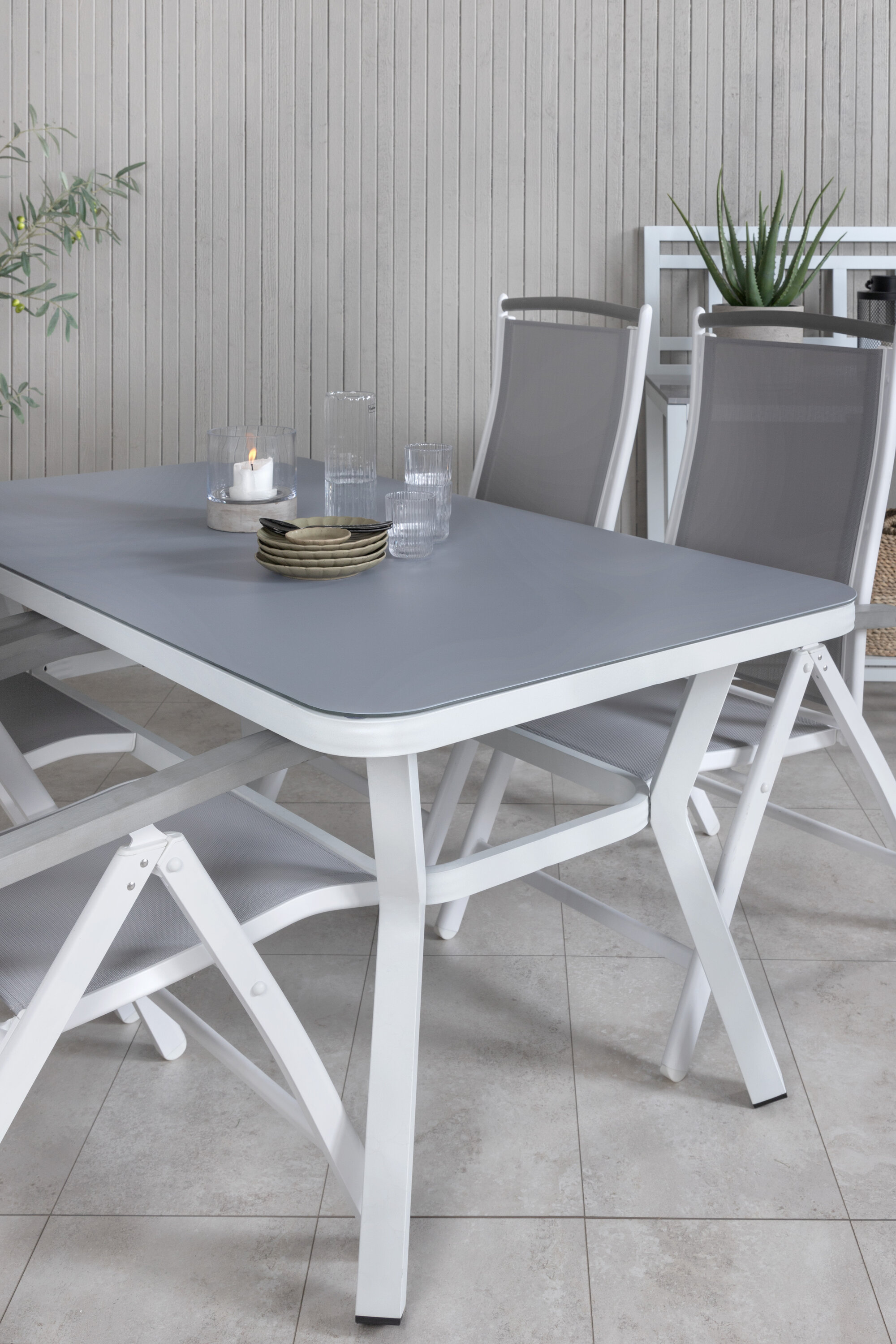 deLOHN Virya, Albany Étkezőgarnitúra