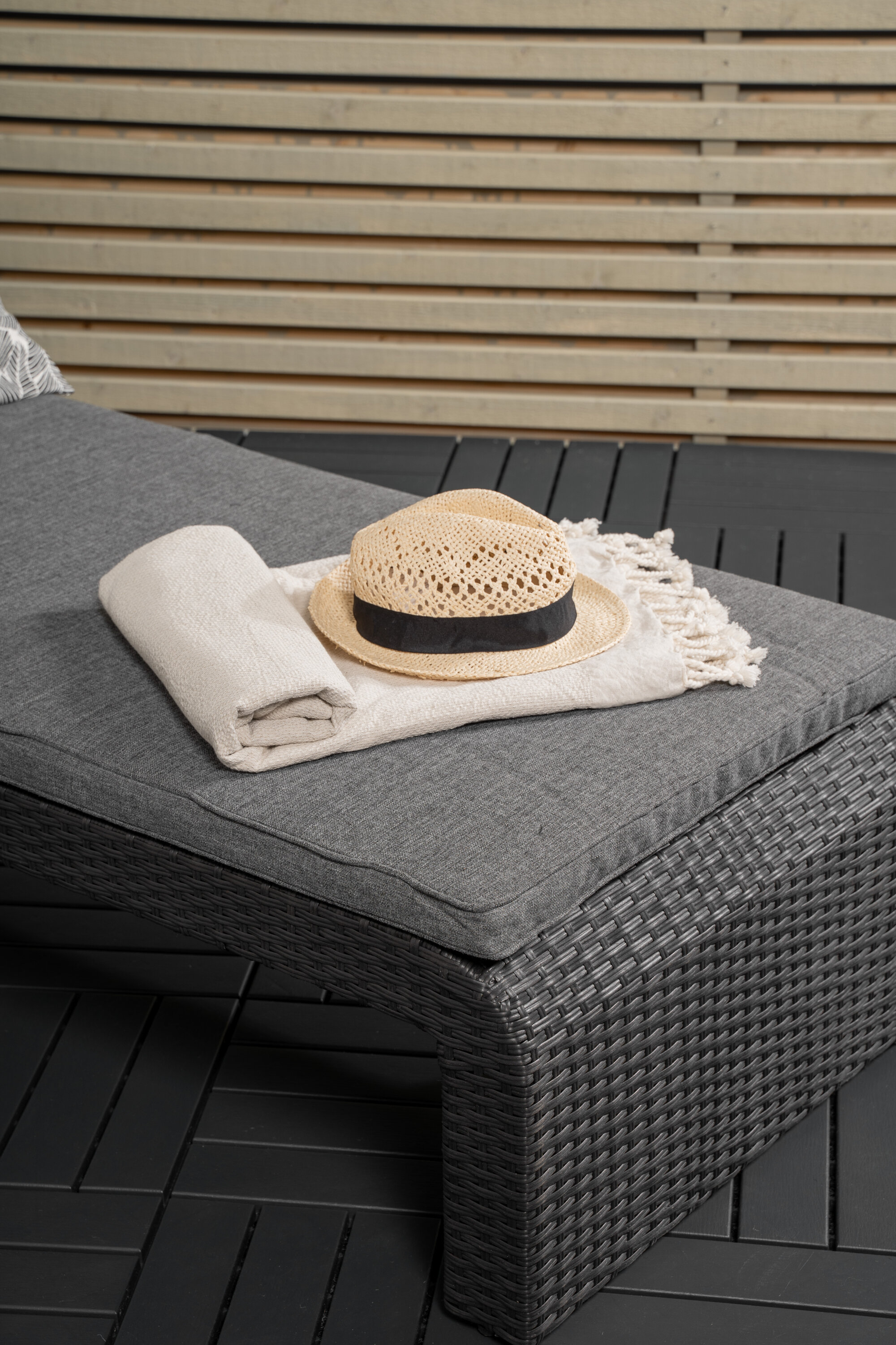 deLOHN London Napozóágy