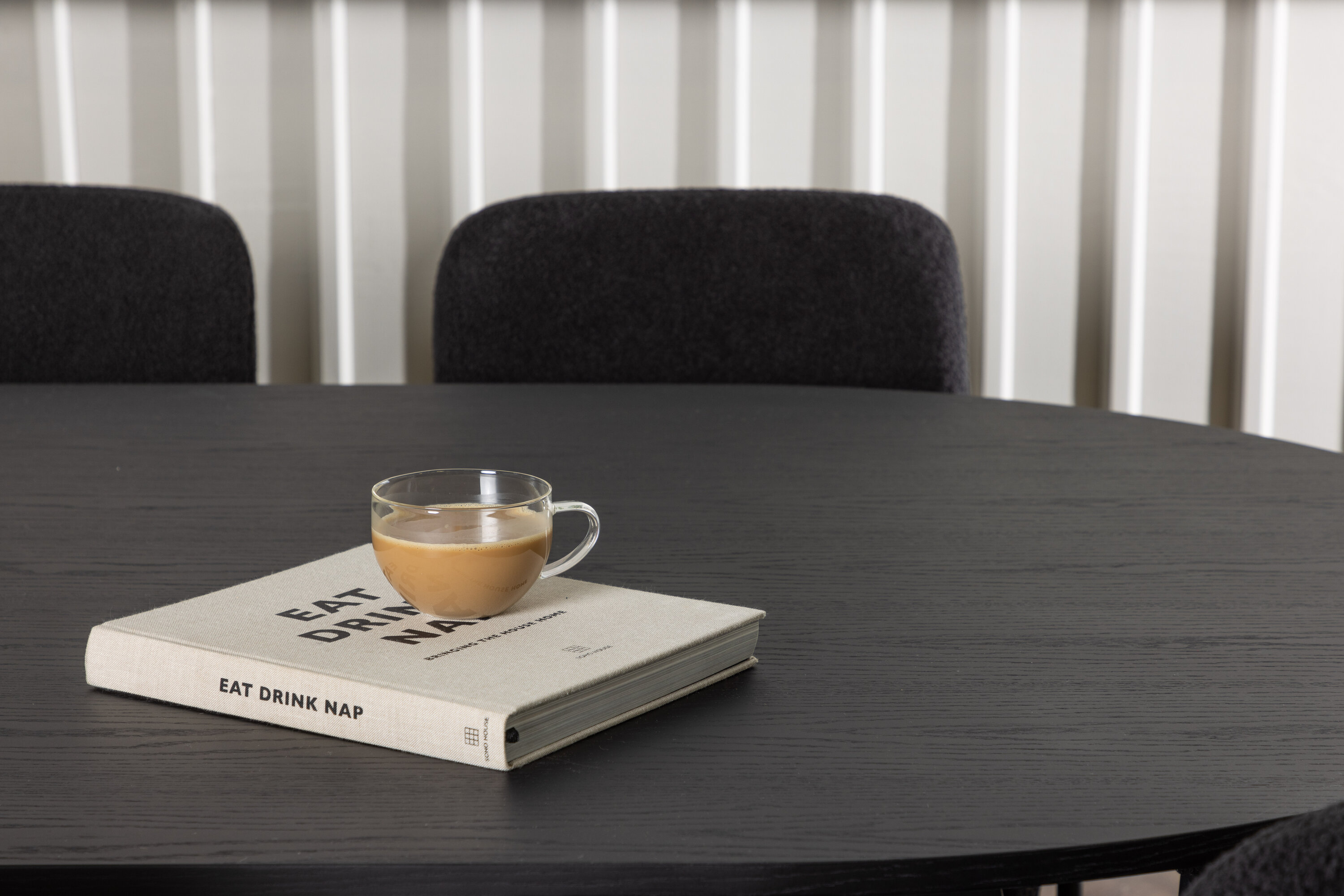 deLOHN Yesterday Ovális étkezőgarnitúra