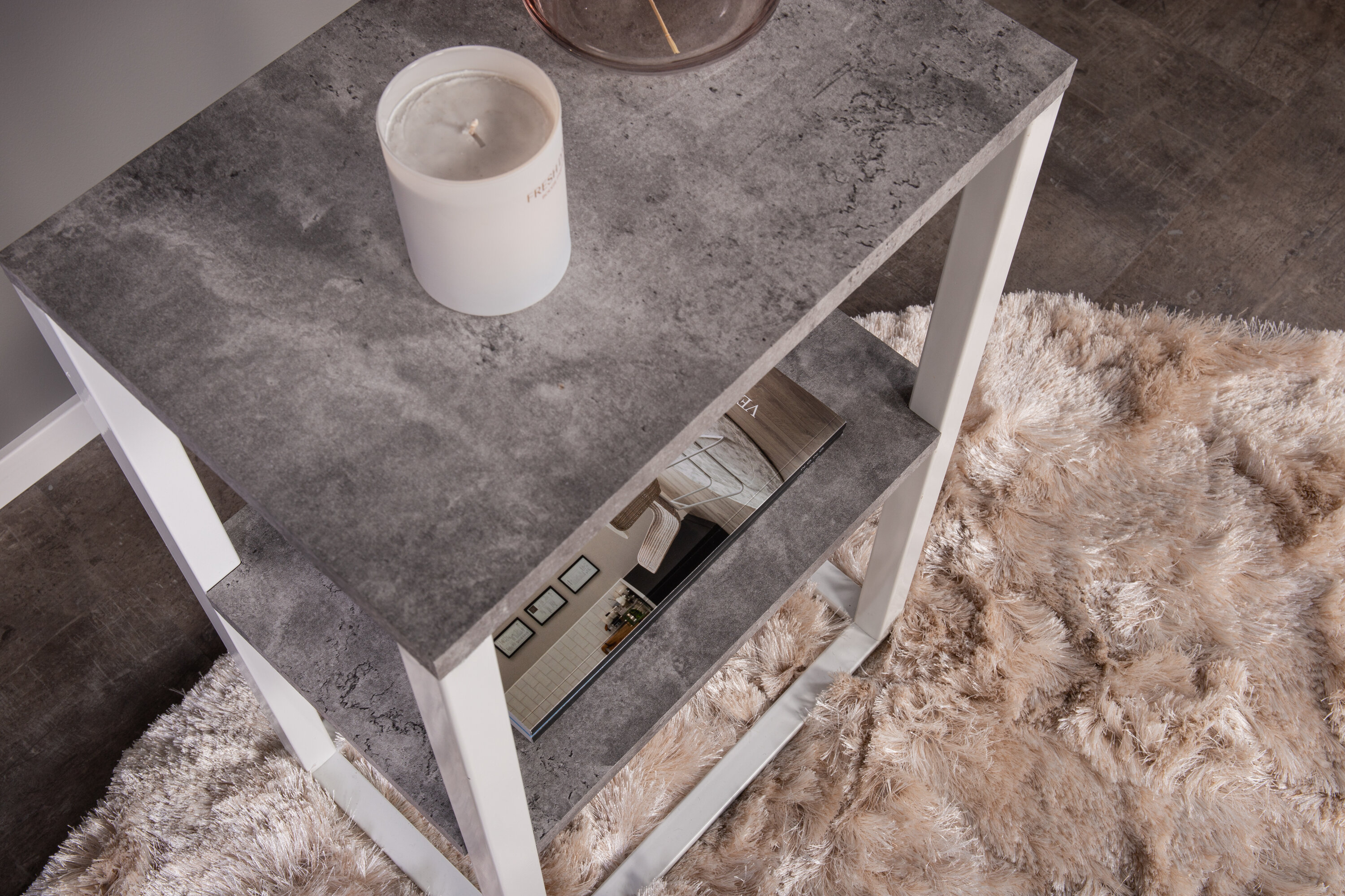 deLOHN Rise Éjjeliszekrény