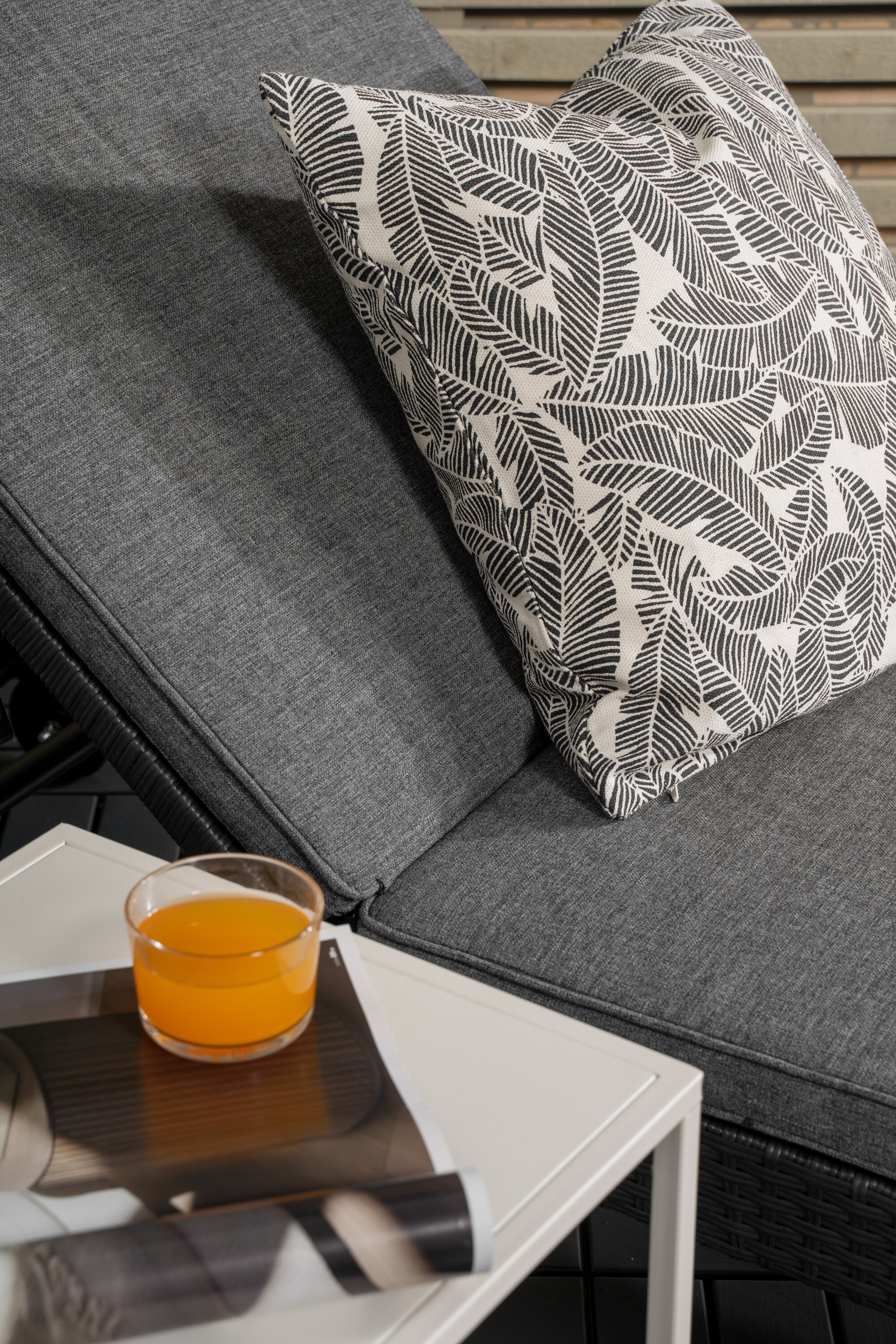 deLOHN London Napozóágy