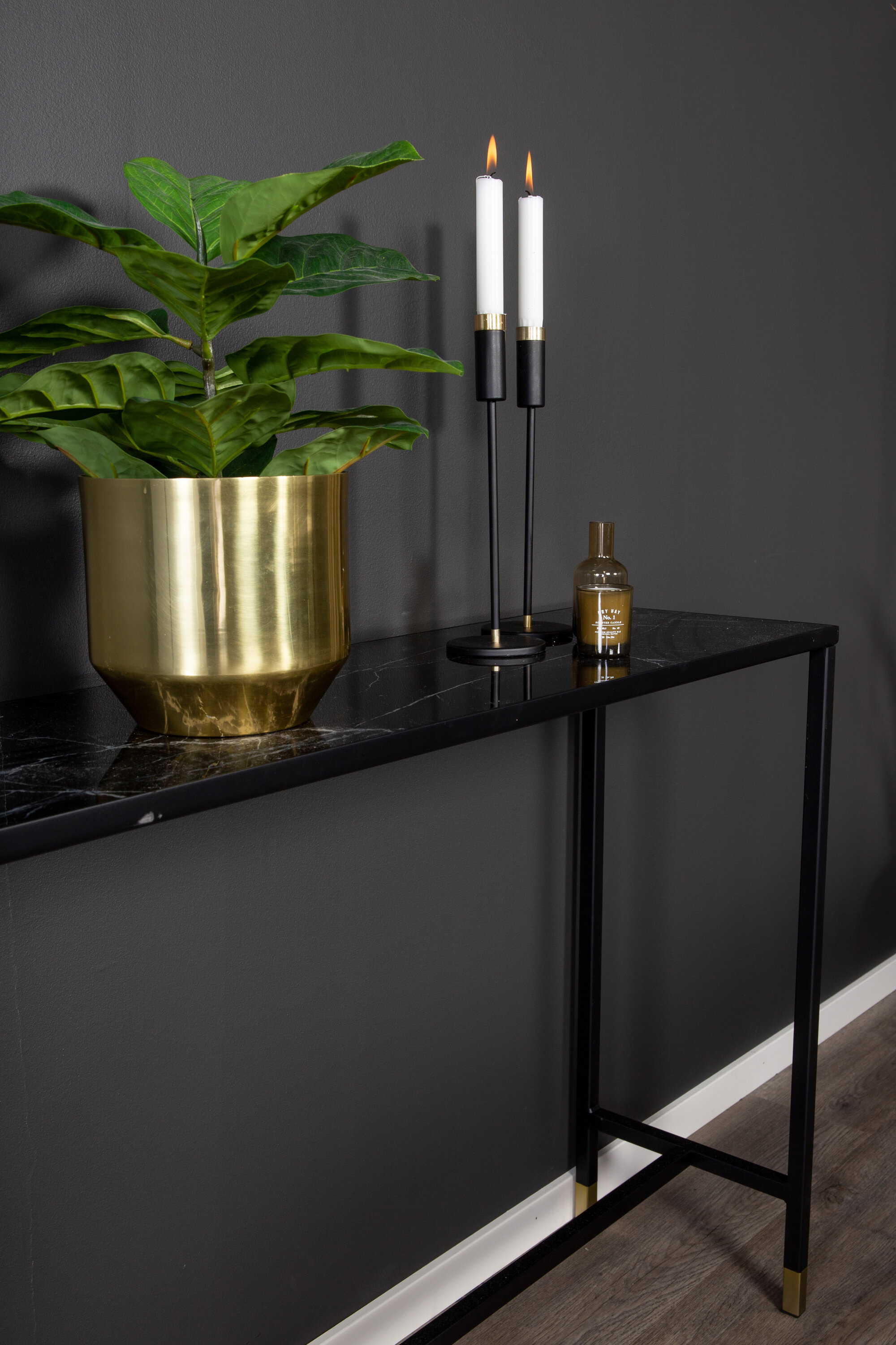 deLOHN Dipp Kisasztal