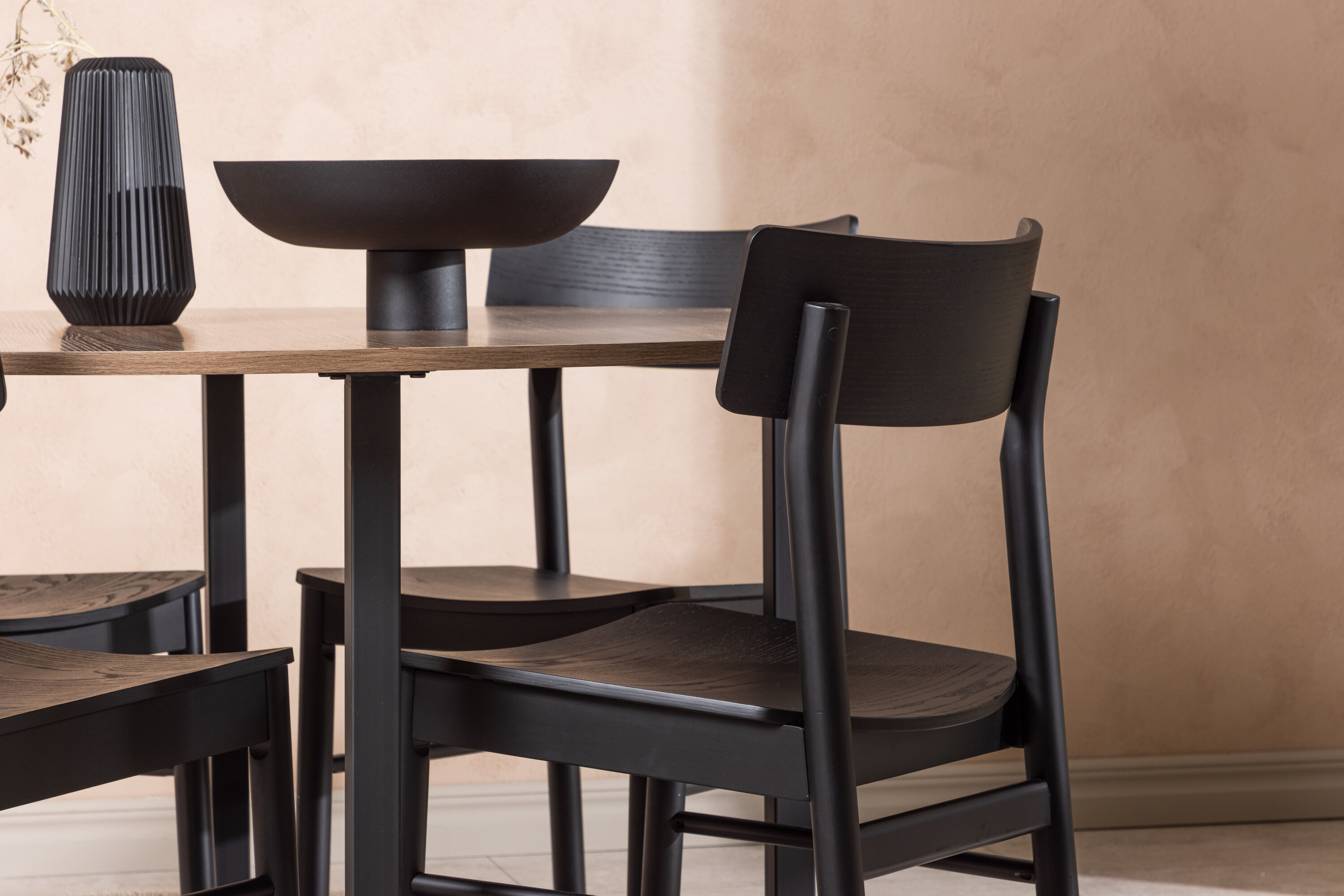 deLOHN Durango, Montros Kör alakú étkezőgarnitúra