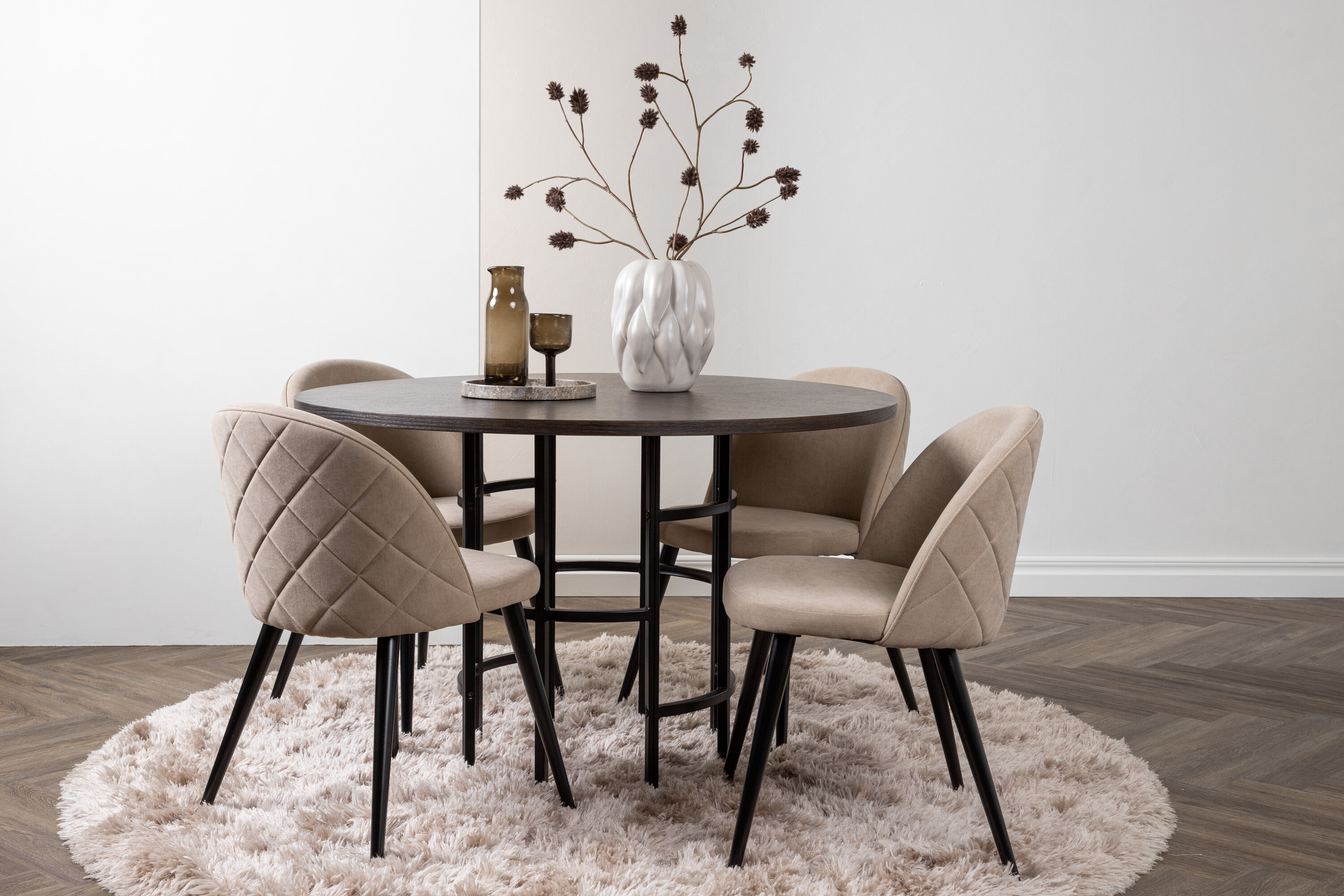 deLOHN Copenhagen, Velvet Kör alakú étkezőgarnitúra deLOHN Copenhagen, Velvet Kör alakú étkezőgarnitúra