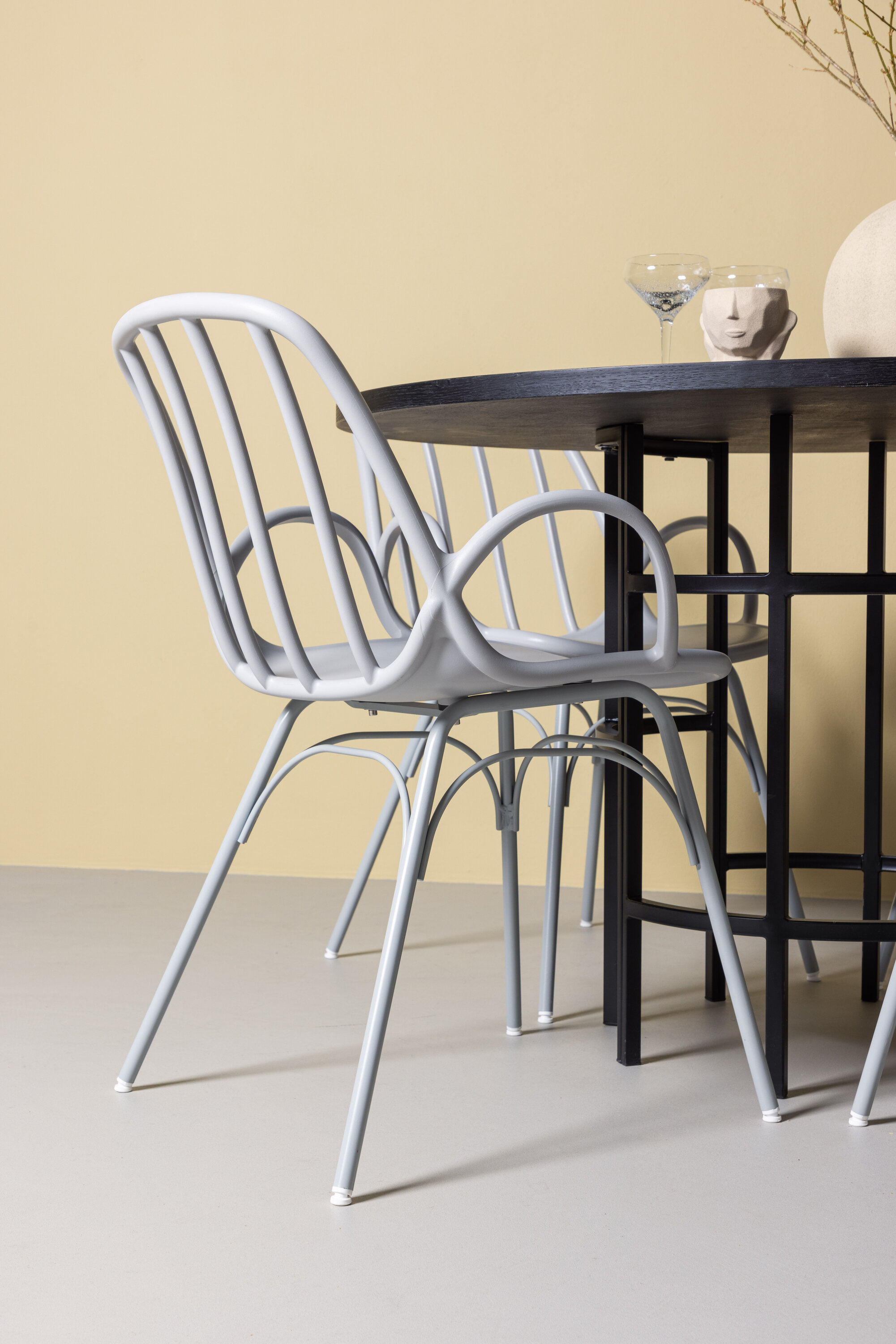 deLOHN Copenhagen, Dyrön Kör alakú étkezőgarnitúra