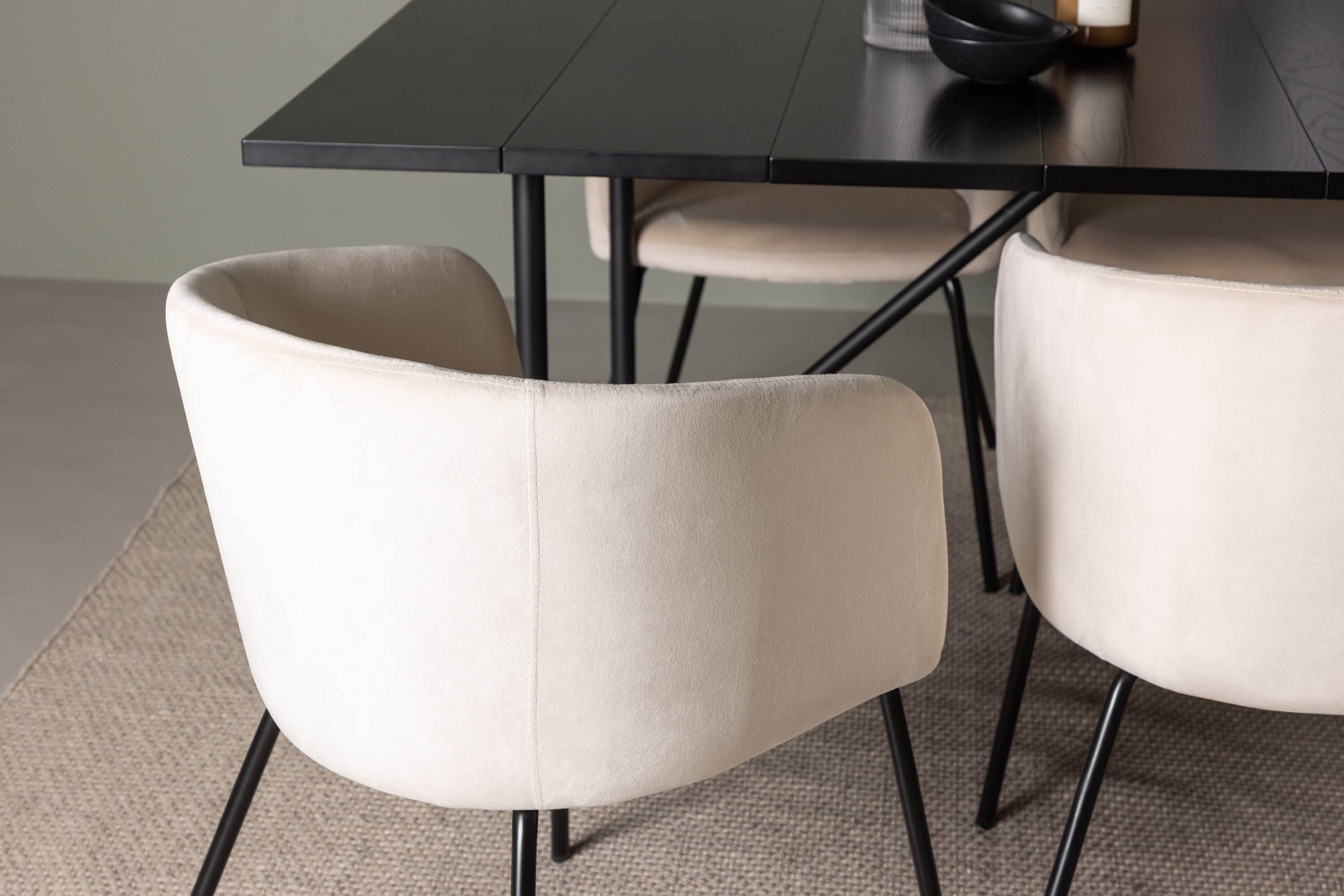 deLOHN Berit Téglalap alakú étkezőgarnitúra