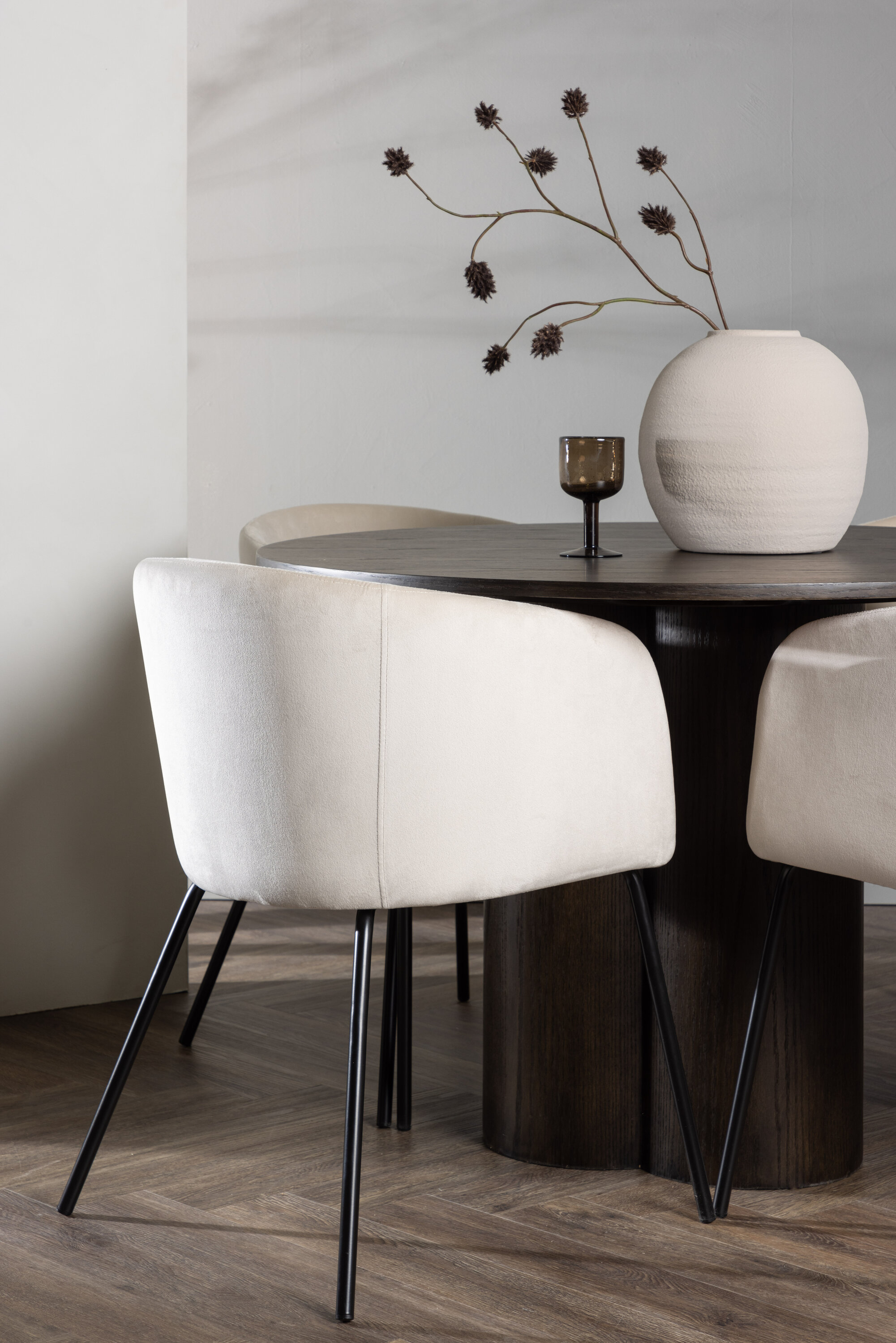 deLOHN Olivia, Berit Kör alakú étkezőgarnitúra