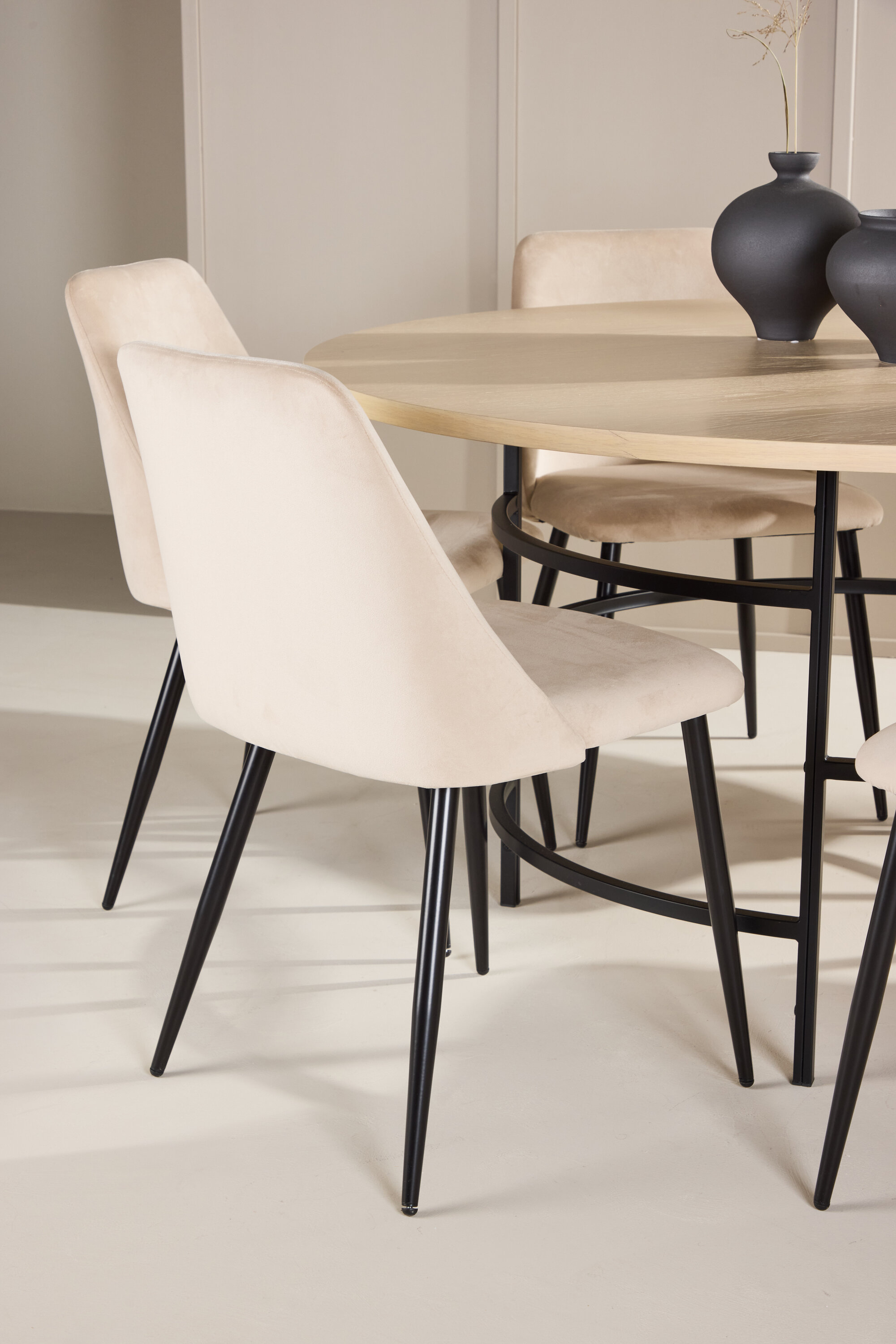 deLOHN Copenhagen, Night Kör alakú étkezőgarnitúra