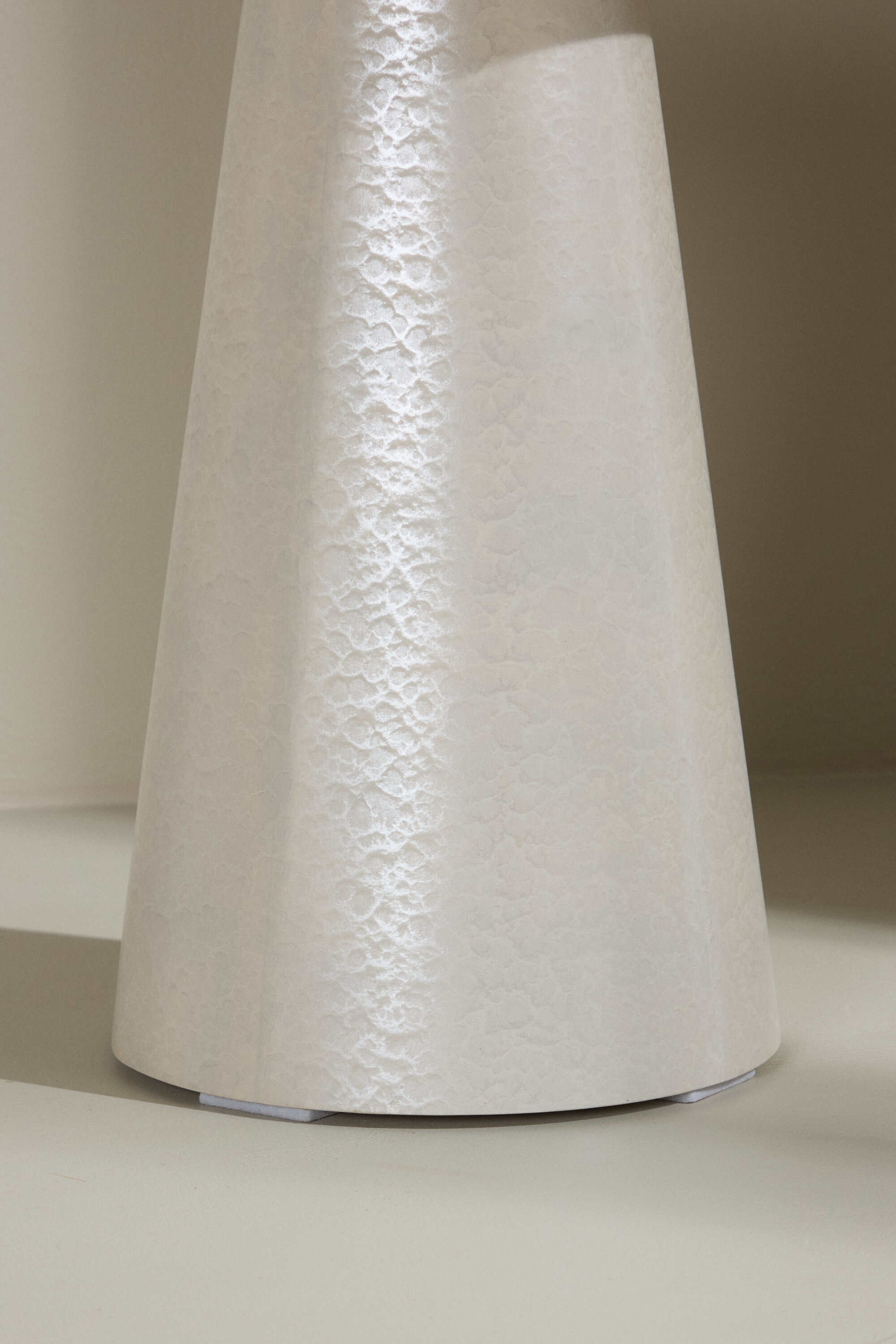 deLOHN Lanzo Kisasztal deLOHN Lanzo Kisasztal