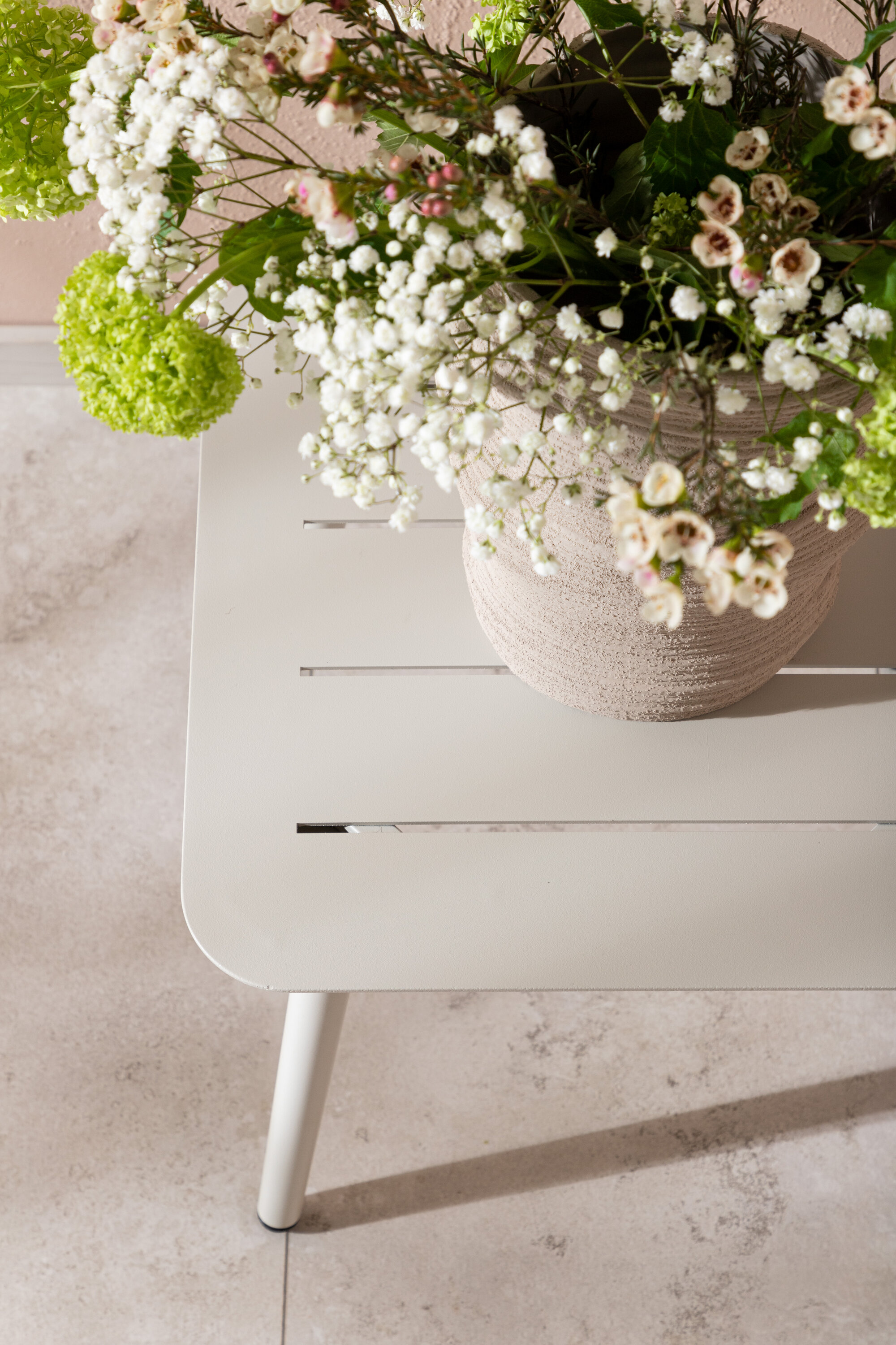 deLOHN Lina Kisasztal