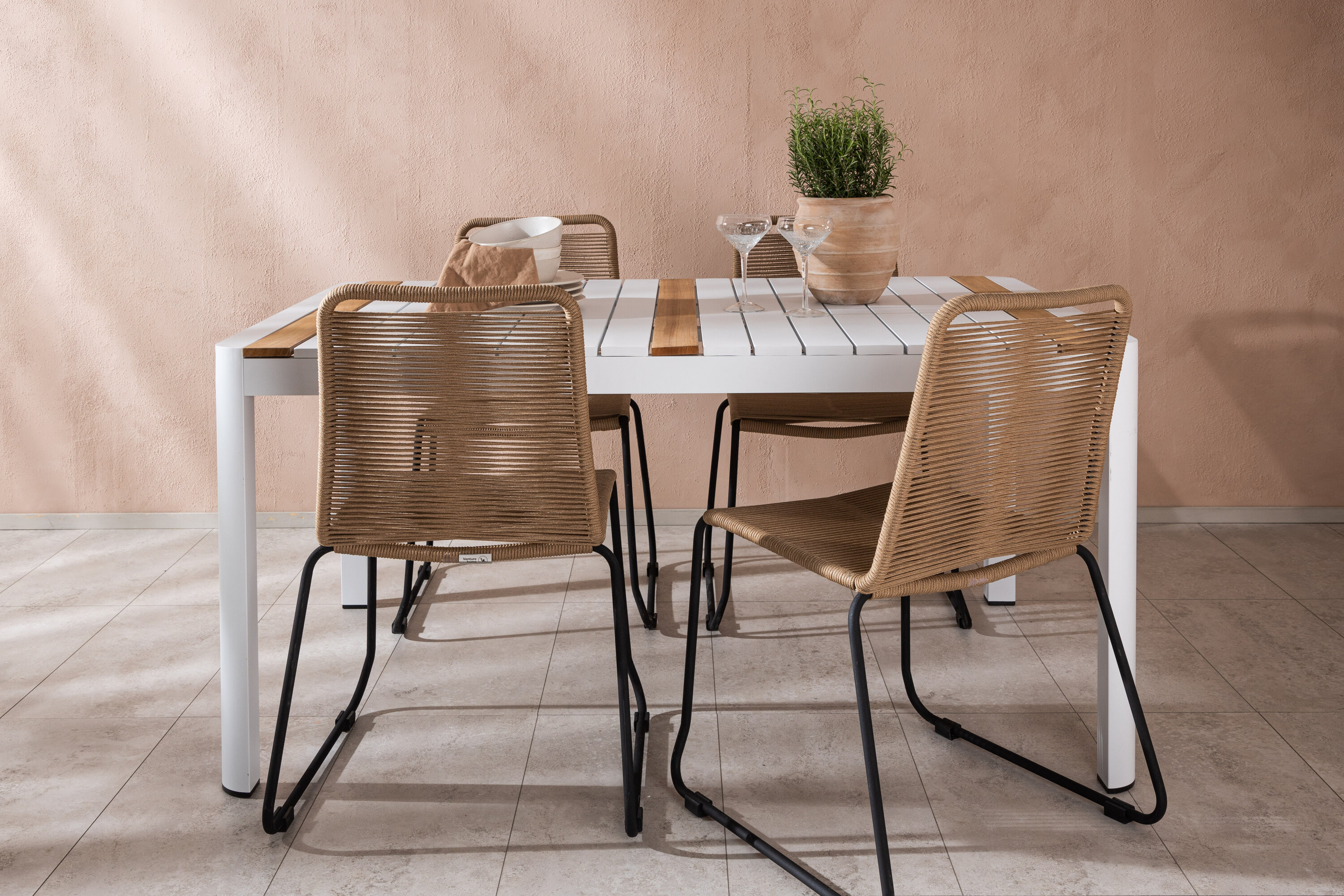 deLOHN Togo, Lindos Étkezőgarnitúra