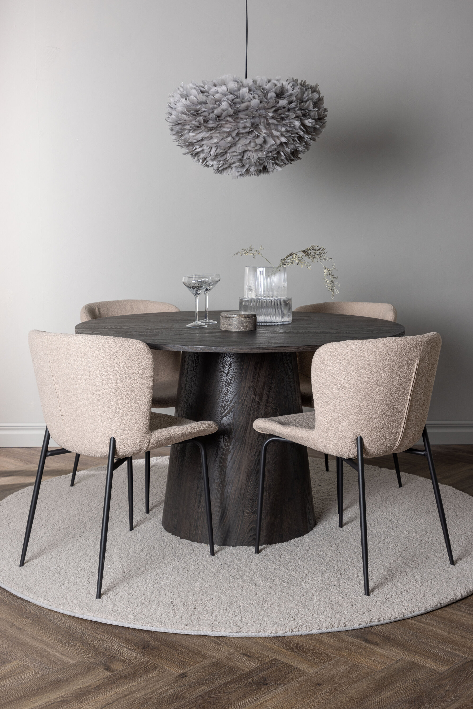 deLOHN Modesto Kör alakú étkezőgarnitúra deLOHN Modesto Kör alakú étkezőgarnitúra