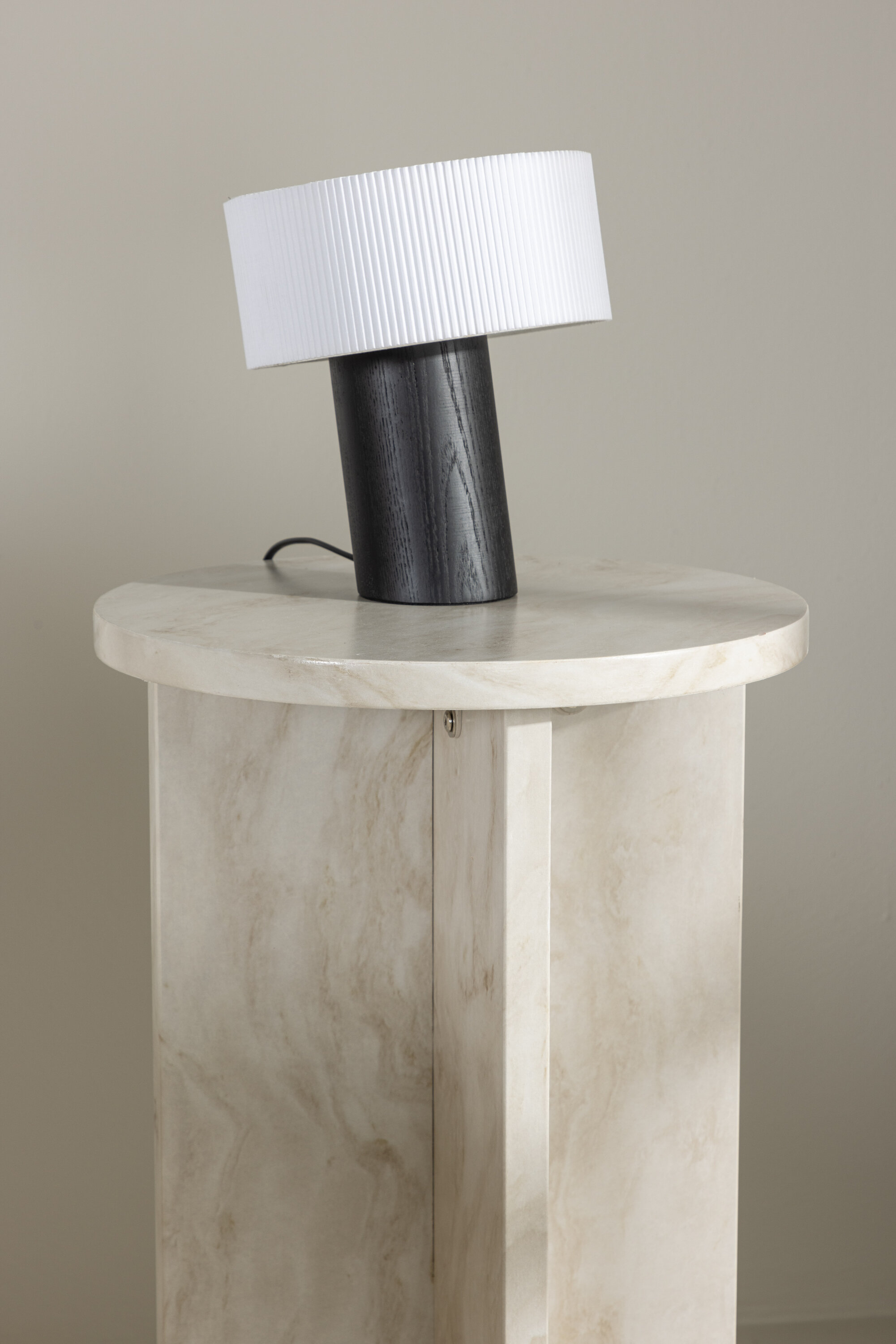 deLOHN Ålesund Kisasztal deLOHN Ålesund Kisasztal