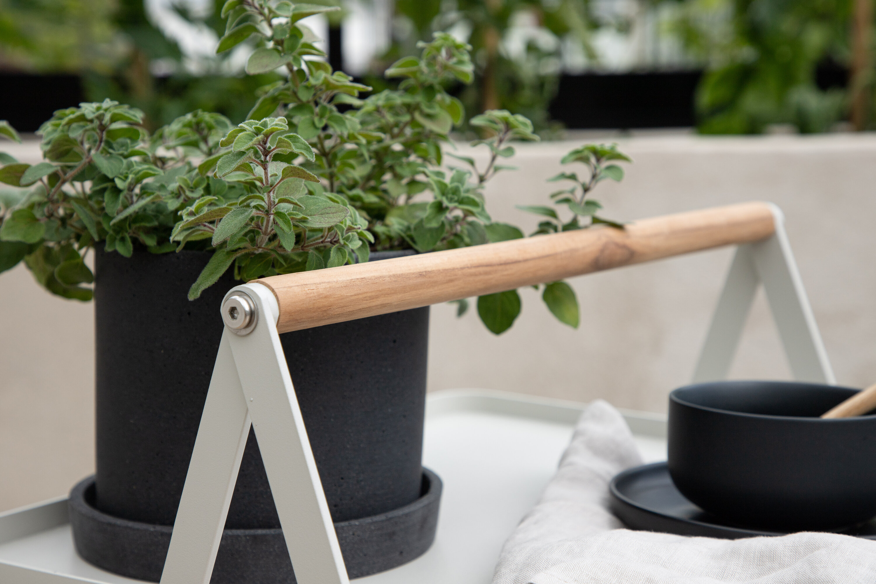 deLOHN Clarin Kisasztal