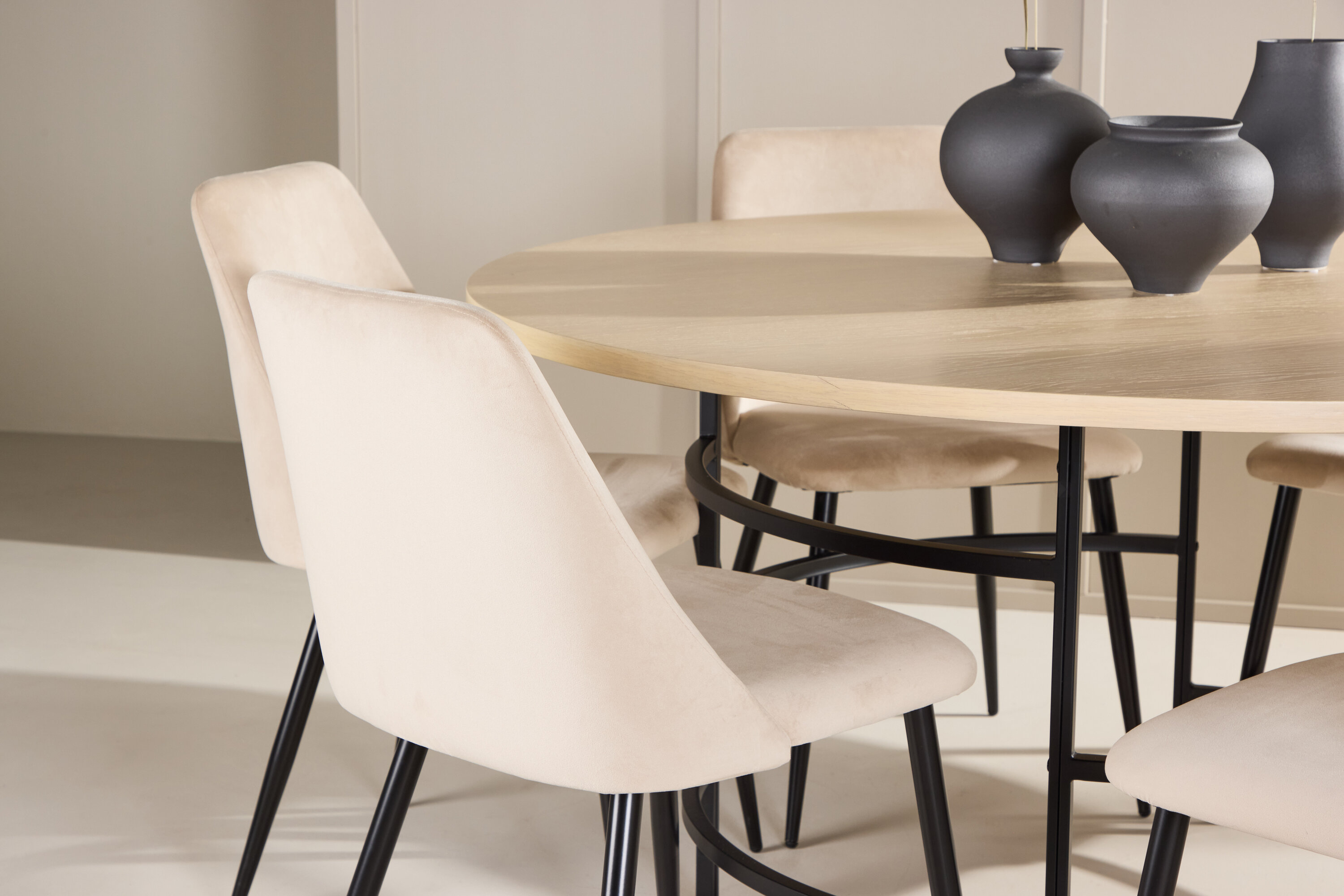 deLOHN Copenhagen, Night Kör alakú étkezőgarnitúra