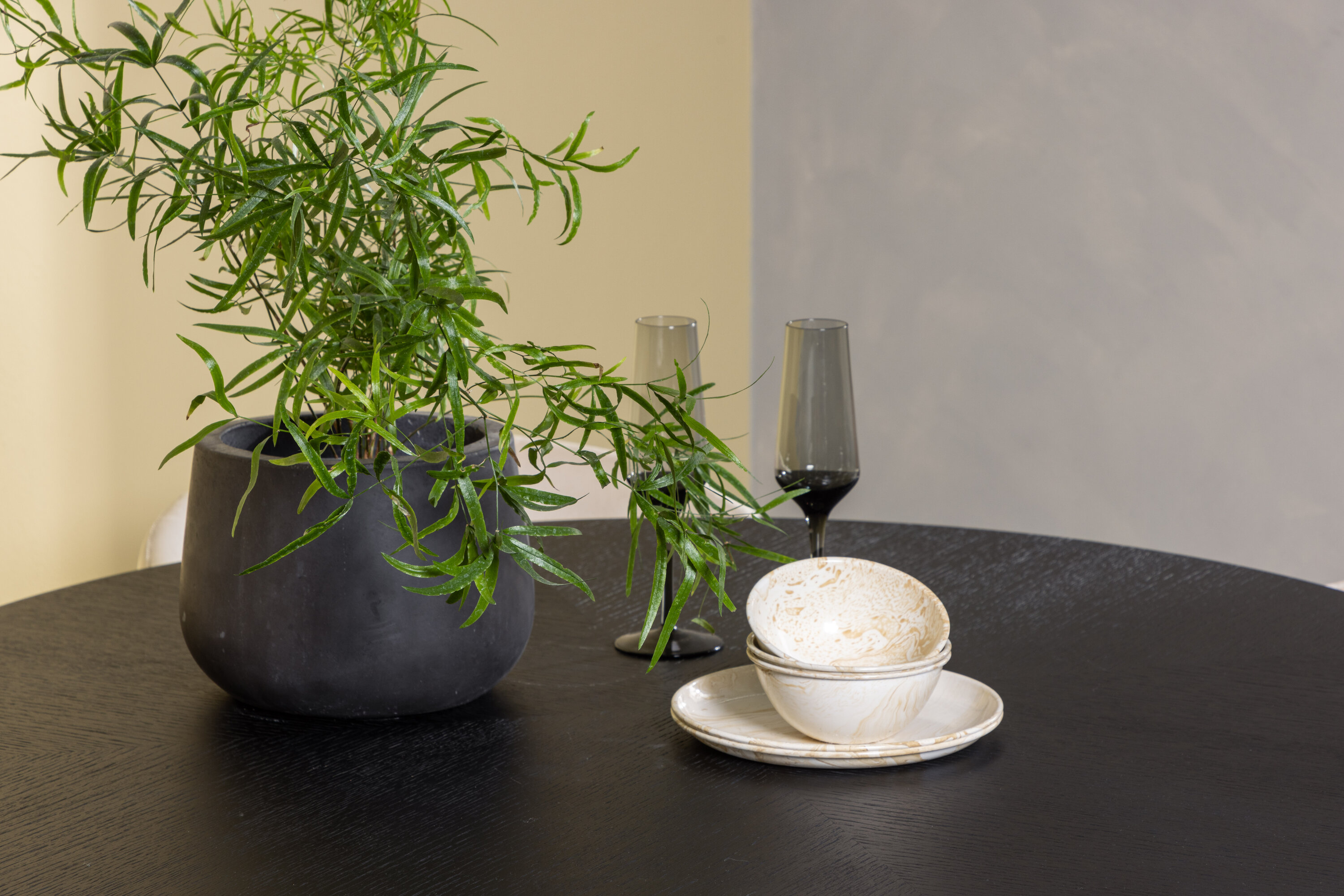 deLOHN Copenhagen, Berit Kör alakú étkezőgarnitúra