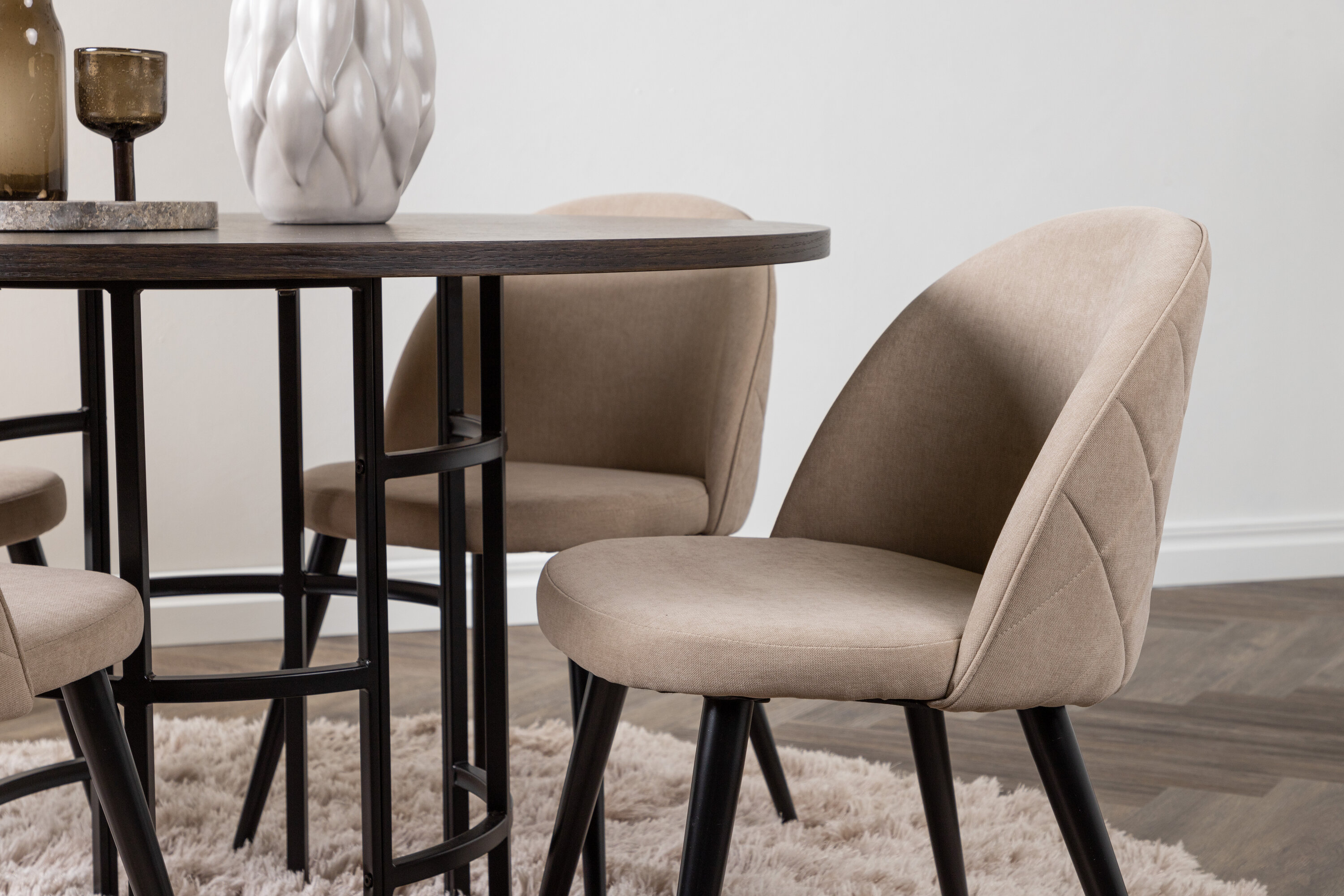 deLOHN Copenhagen, Velvet Kör alakú étkezőgarnitúra deLOHN Copenhagen, Velvet Kör alakú étkezőgarnitúra