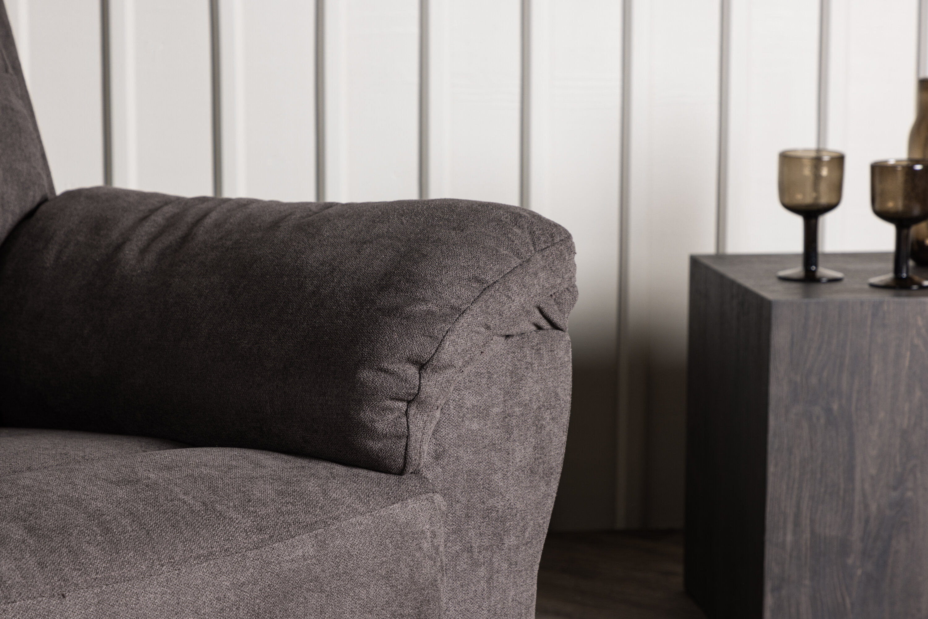 deLOHN Taranto Fotel