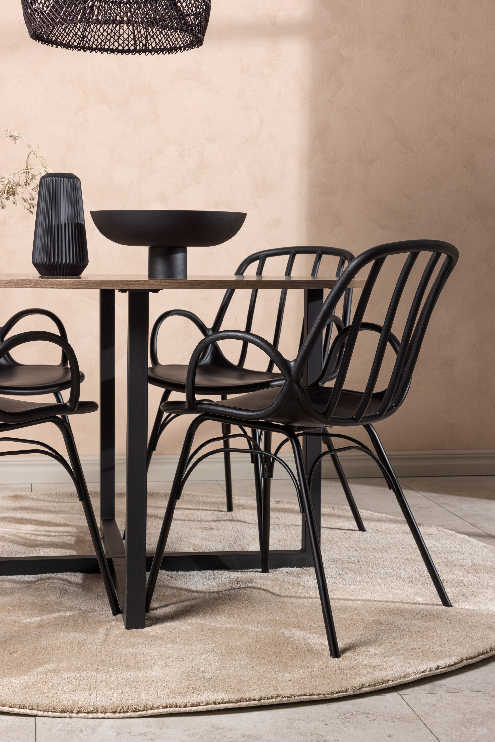 deLOHN Durango, Dyrön Kör alakú étkezőgarnitúra