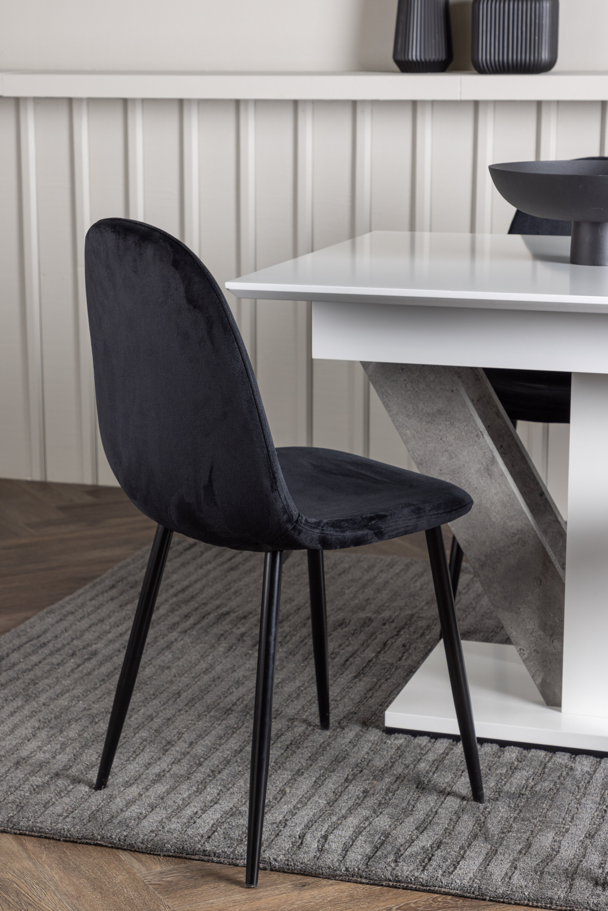 deLOHN Polar Téglalap alakú étkezőgarnitúra deLOHN Polar Téglalap alakú étkezőgarnitúra