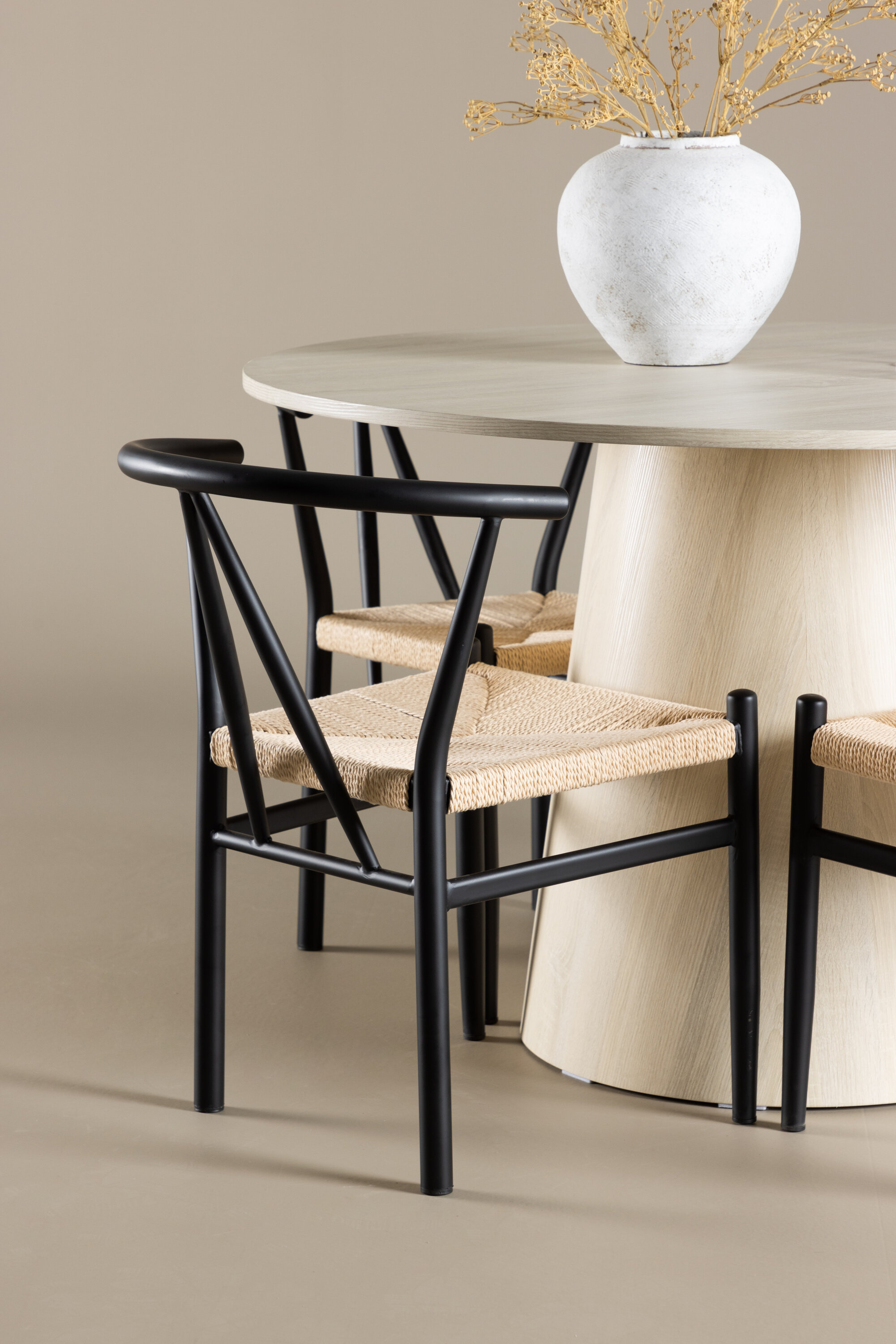 deLOHN Lanzo, Alfons Kör alakú étkezőgarnitúra deLOHN Lanzo, Alfons Kör alakú étkezőgarnitúra