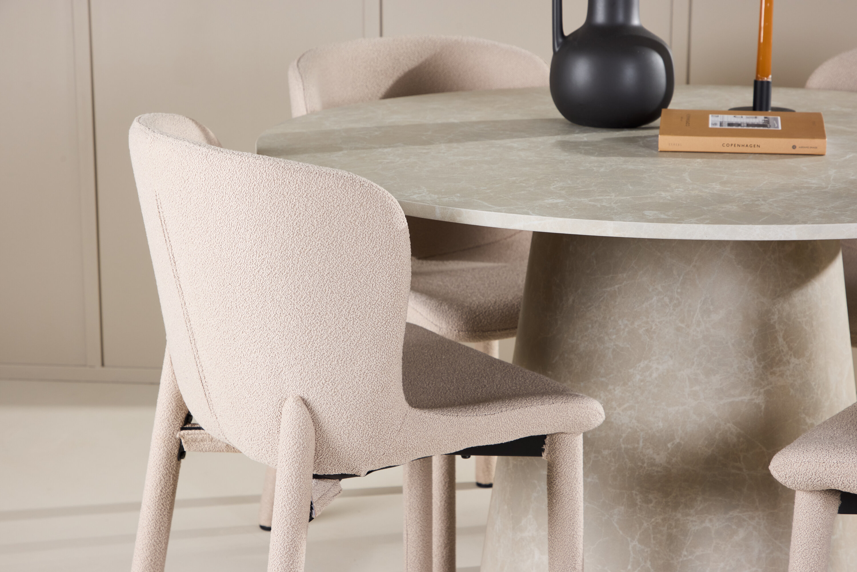deLOHN Lanzo, Astoria Kör alakú étkezőgarnitúra