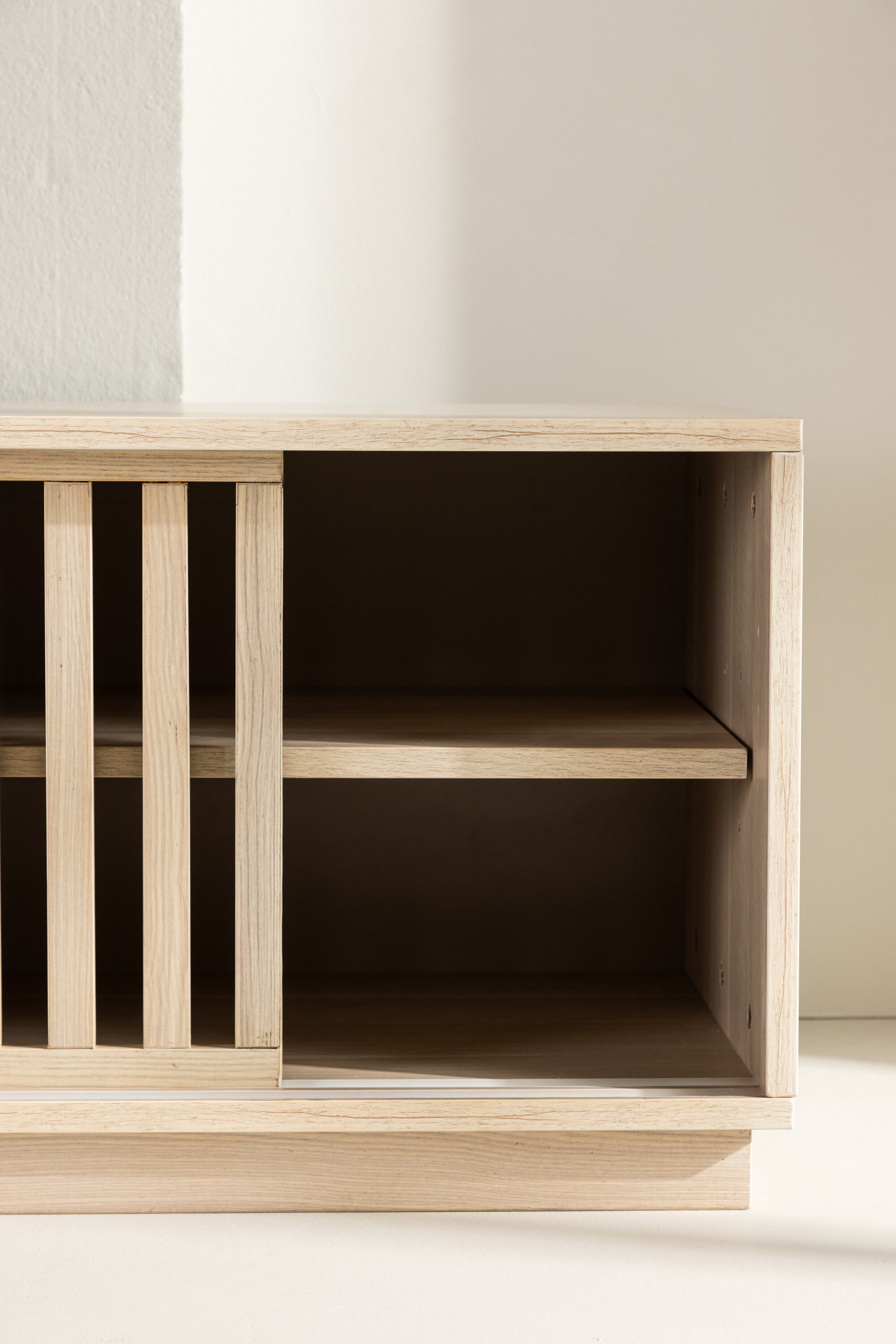 deLOHN Lugo TV-szekrény