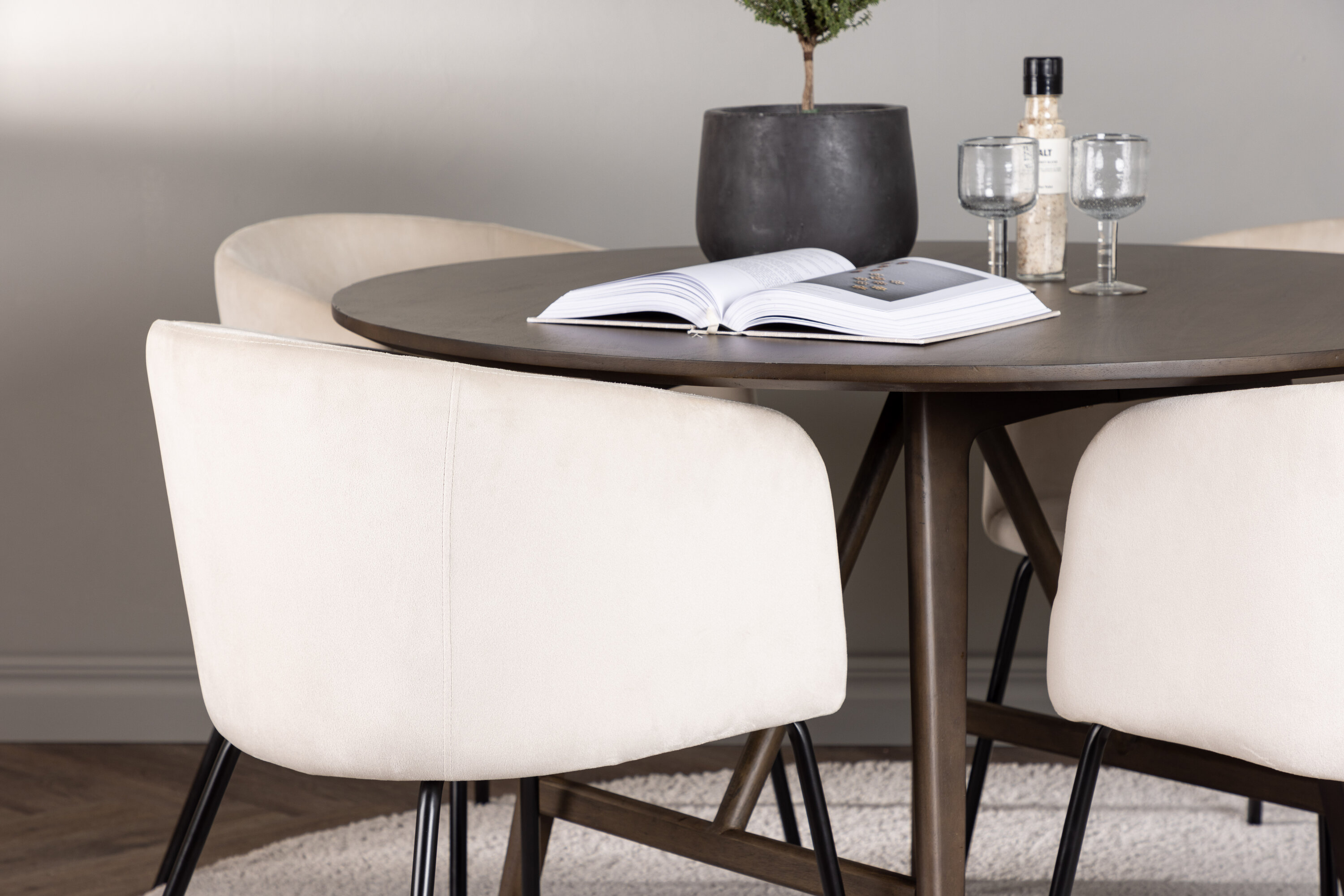 deLOHN Berit Kör alakú étkezőgarnitúra